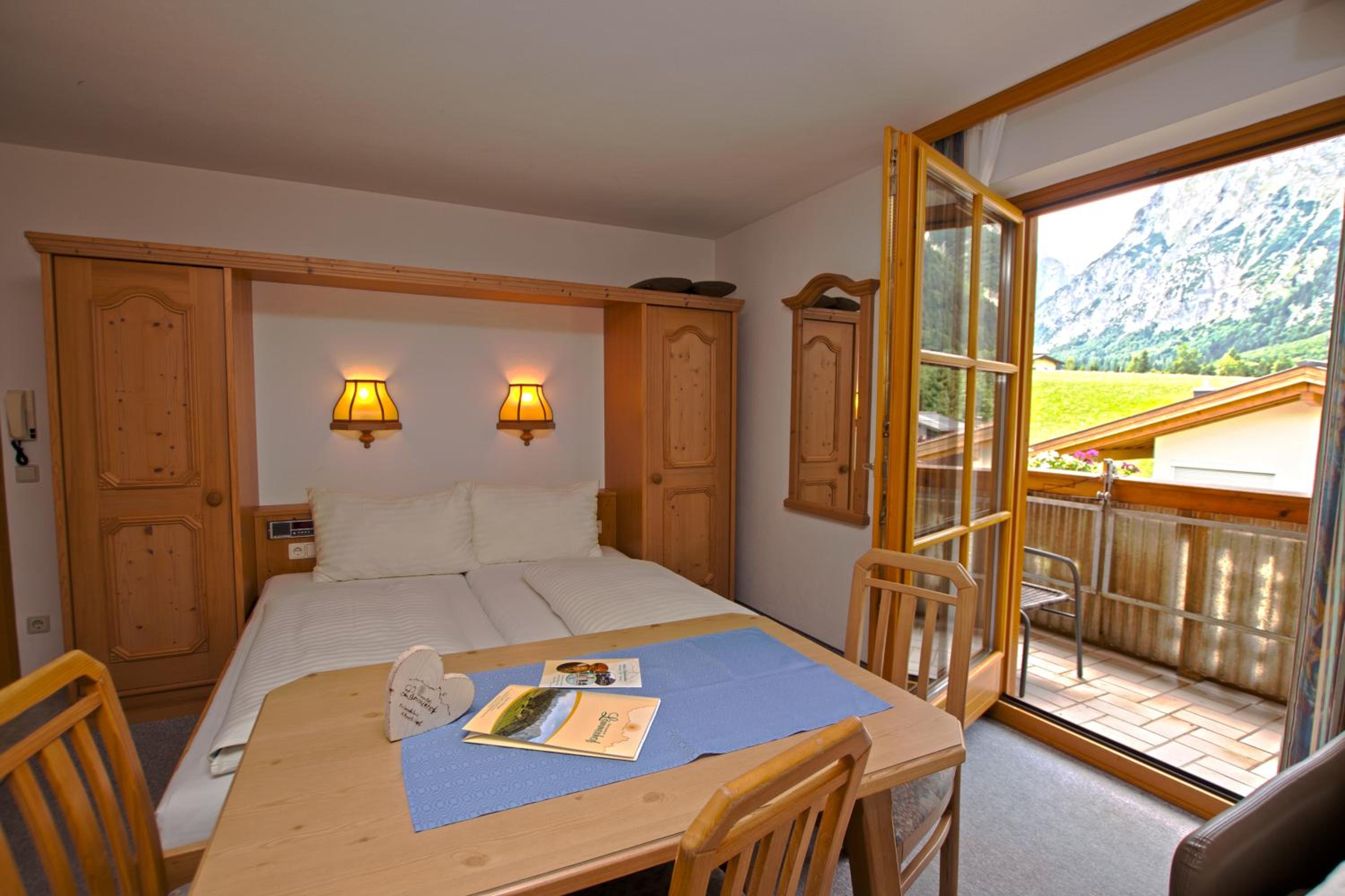 Studio Apartment with Balcony photo 1
