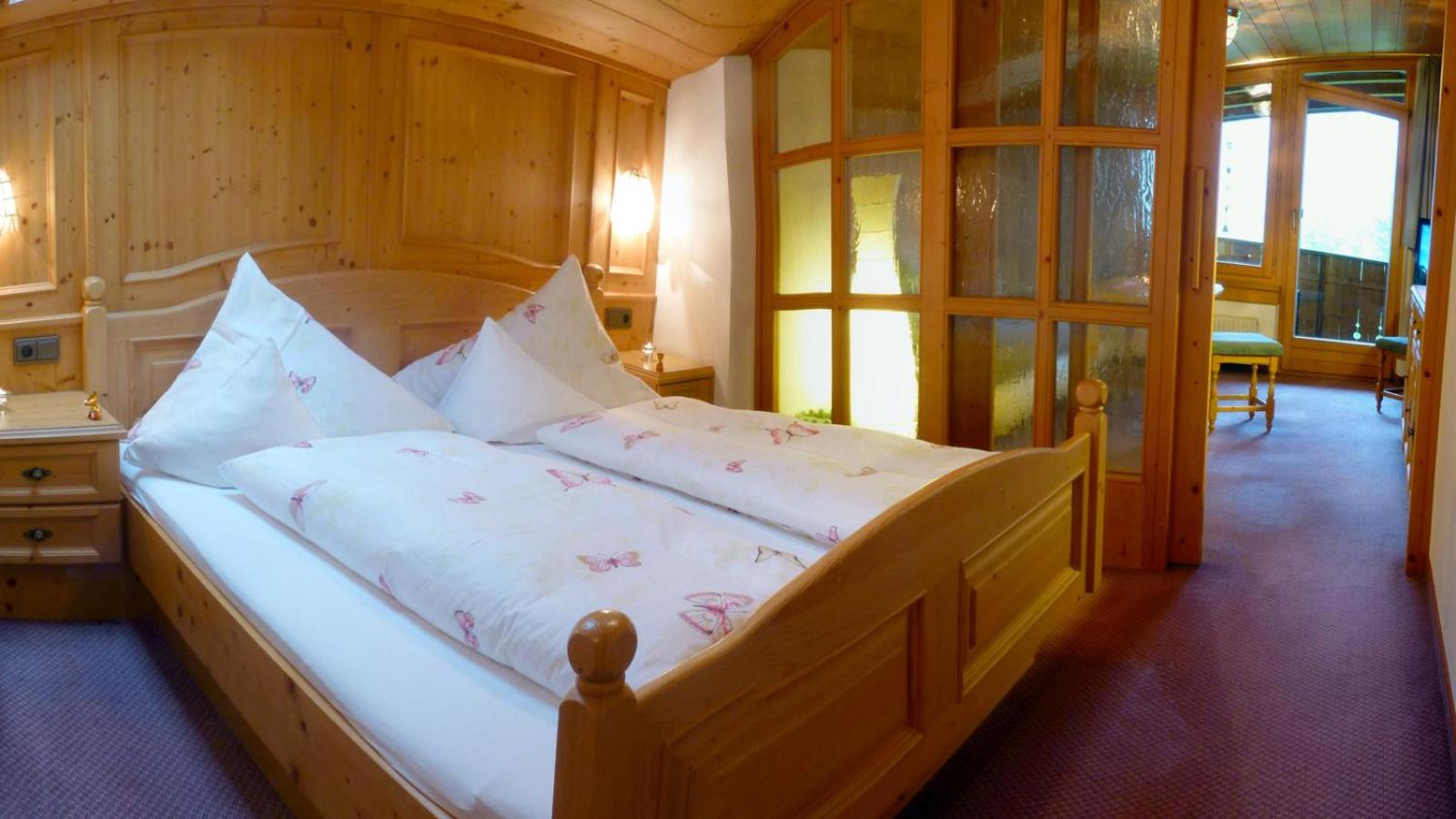 Junior Suite with Balcony photo 2