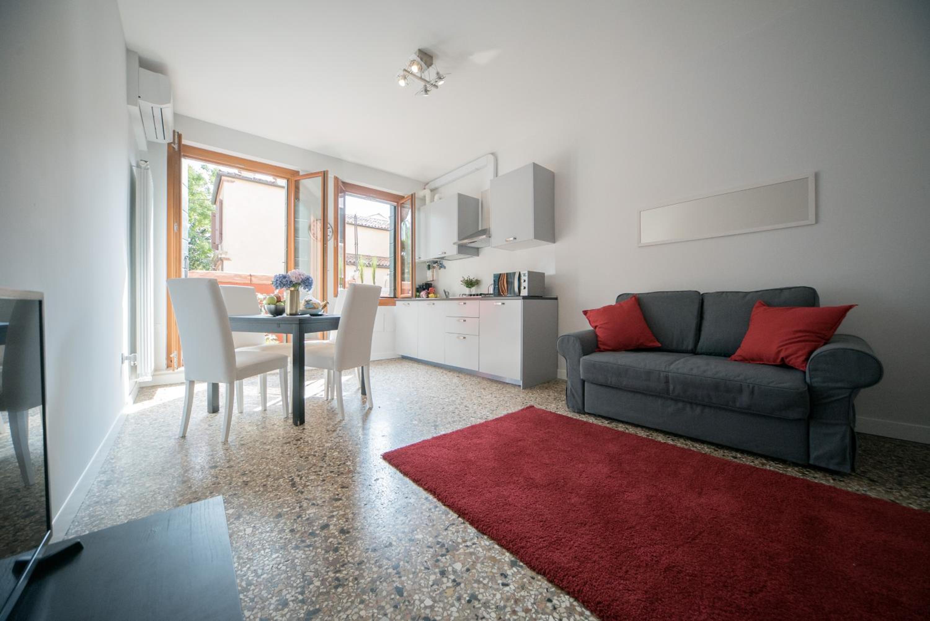 Apartment with Balcony photo 1