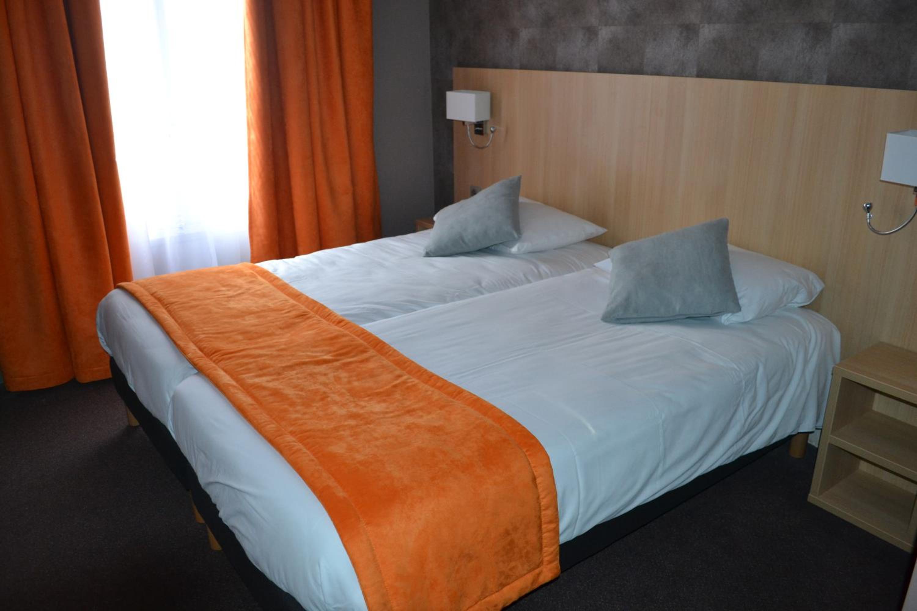 Twin Room - Photo 6