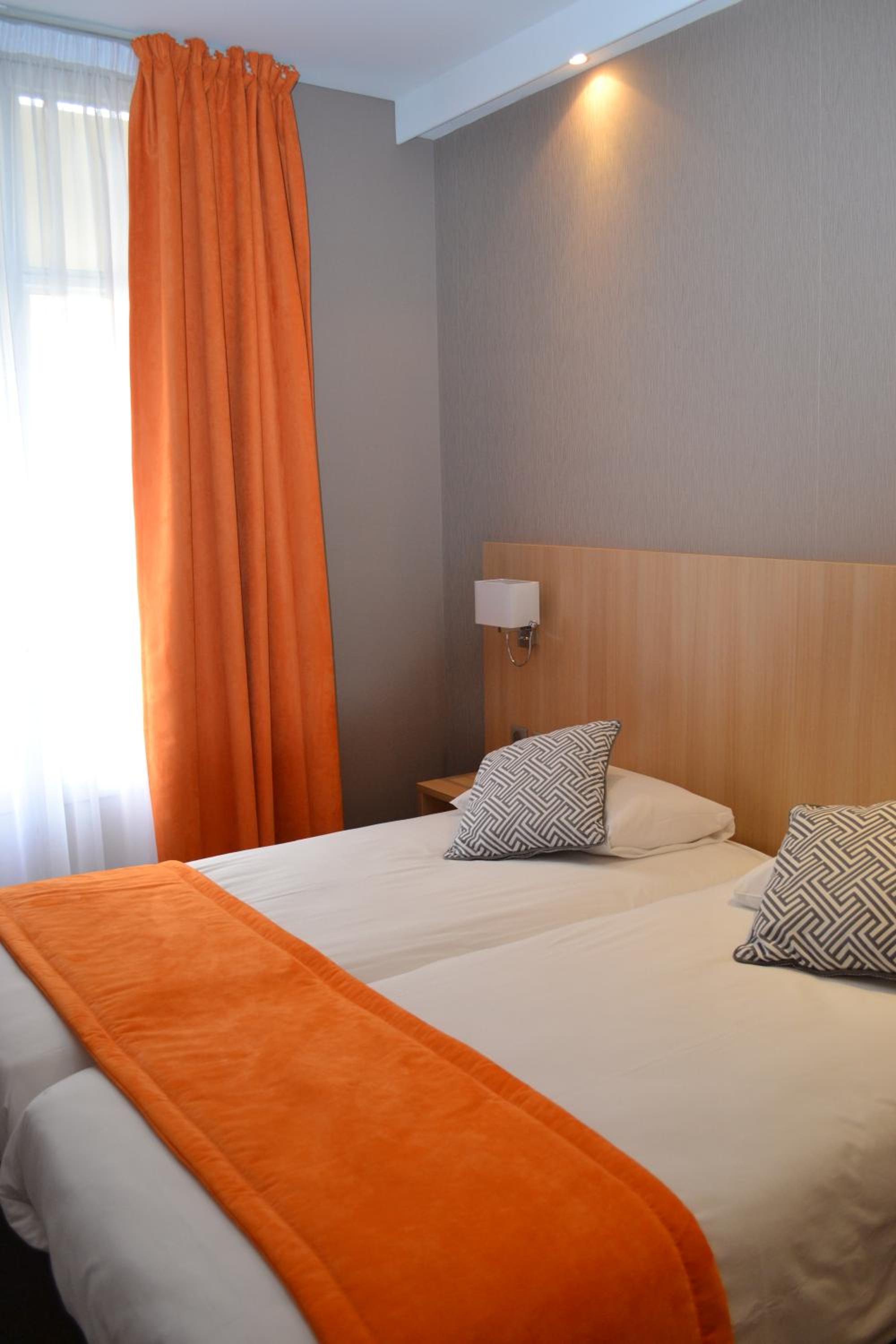 Twin Room - Photo 5