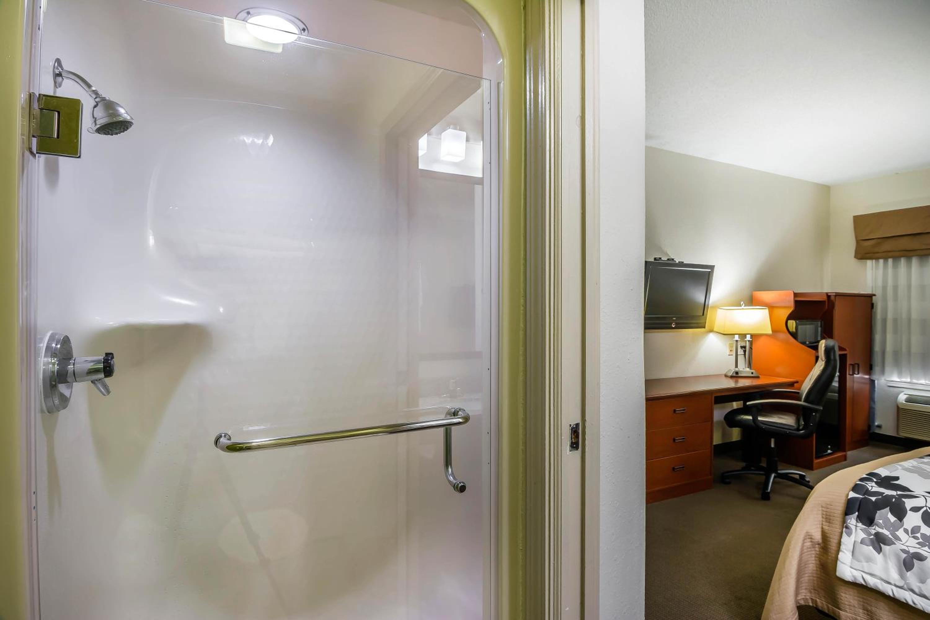Double Room with Two Double Beds - Non-Smoking - Photo 3