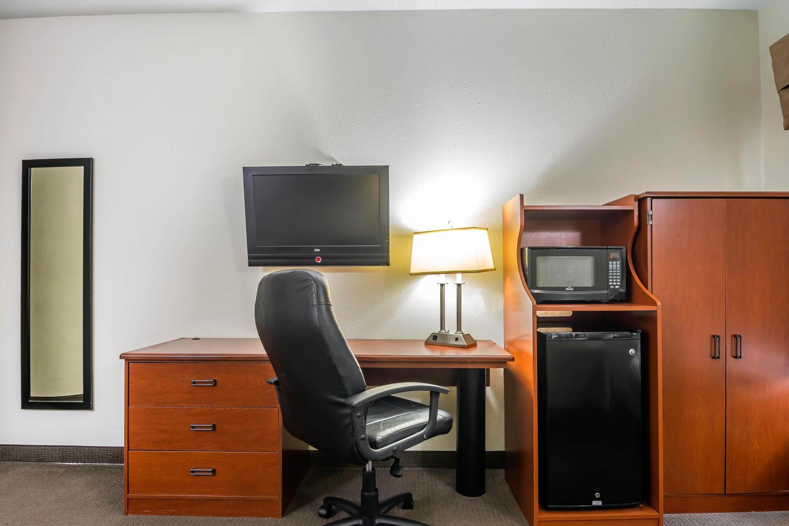 Double Room with Two Double Beds - Non-Smoking - Photo 4