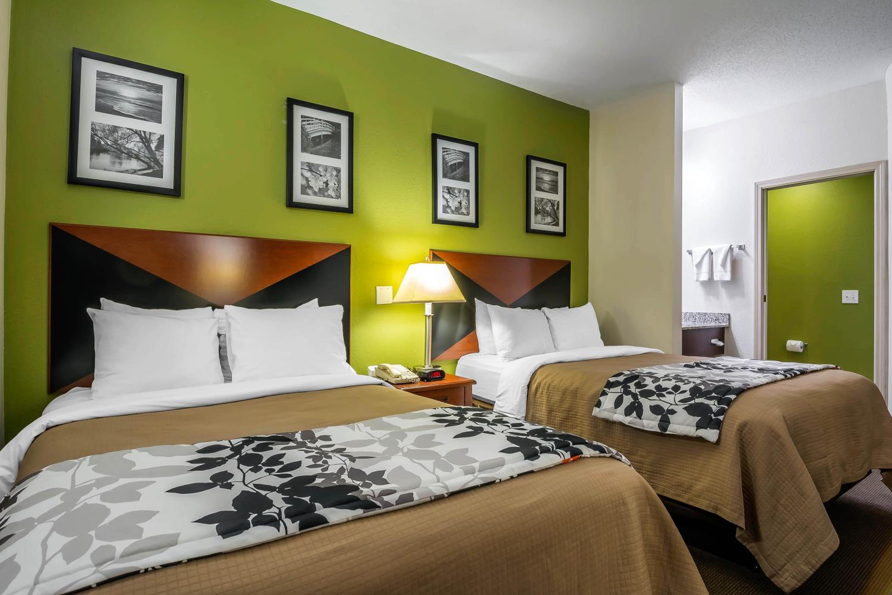 Double Room with Two Double Beds - Non-Smoking - Photo 1