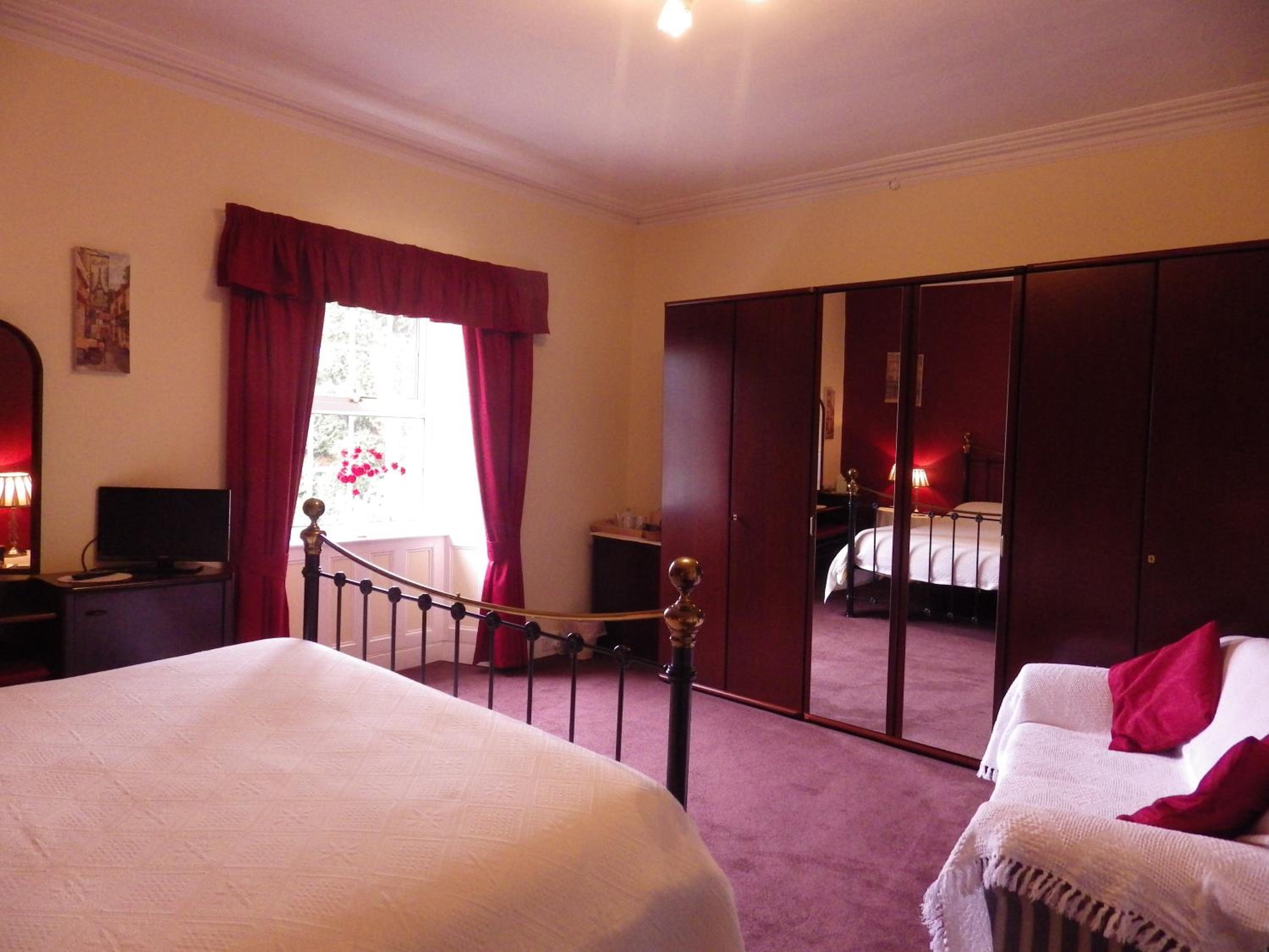 Double Room with Ensuite Bathroom photo 3