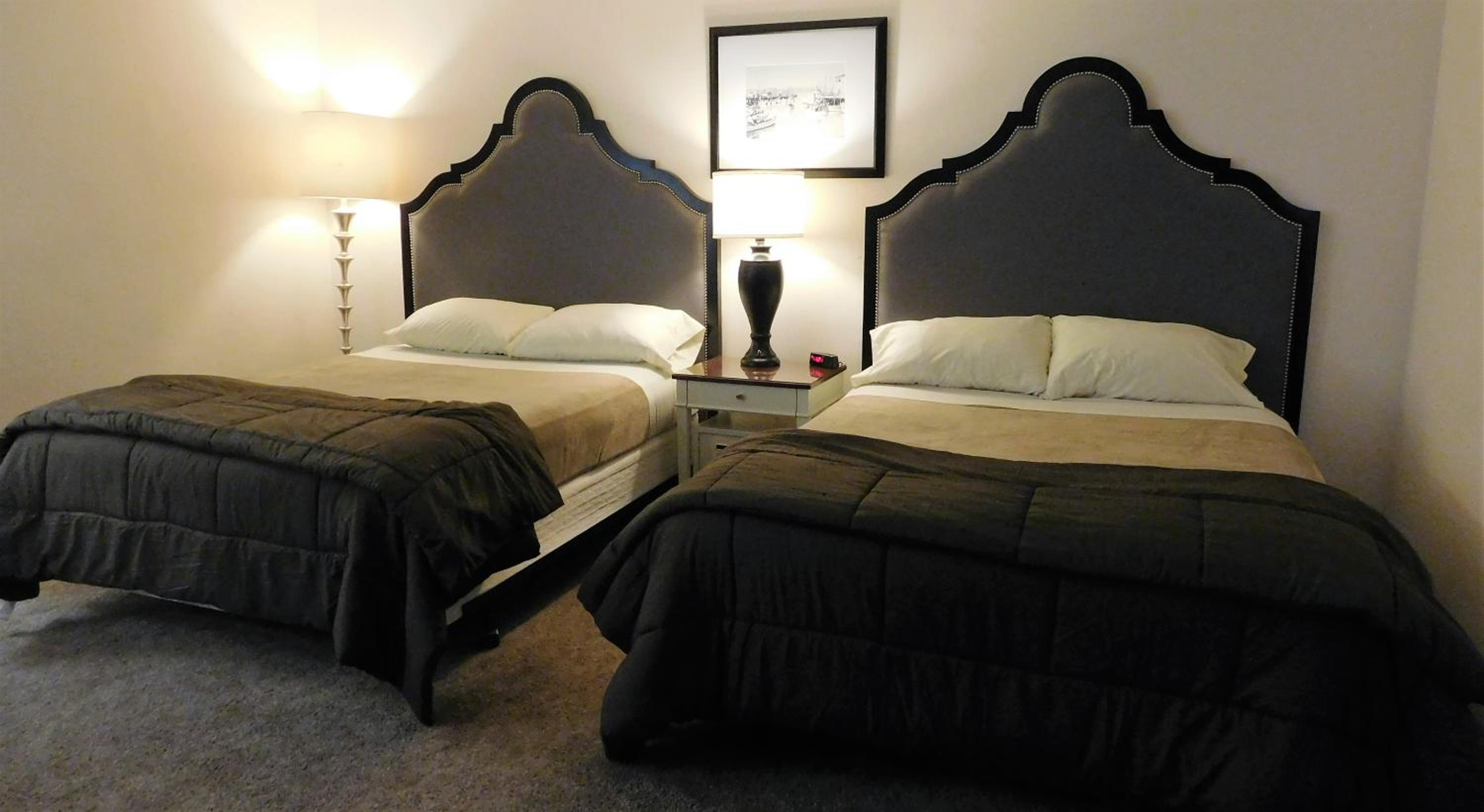 2 Queen Beds Non-Smoking photo 1