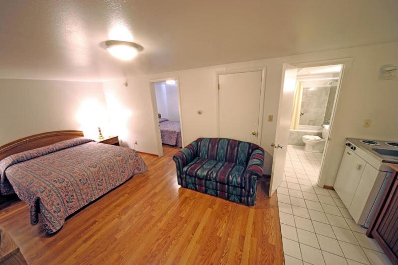 Family Room photo 2
