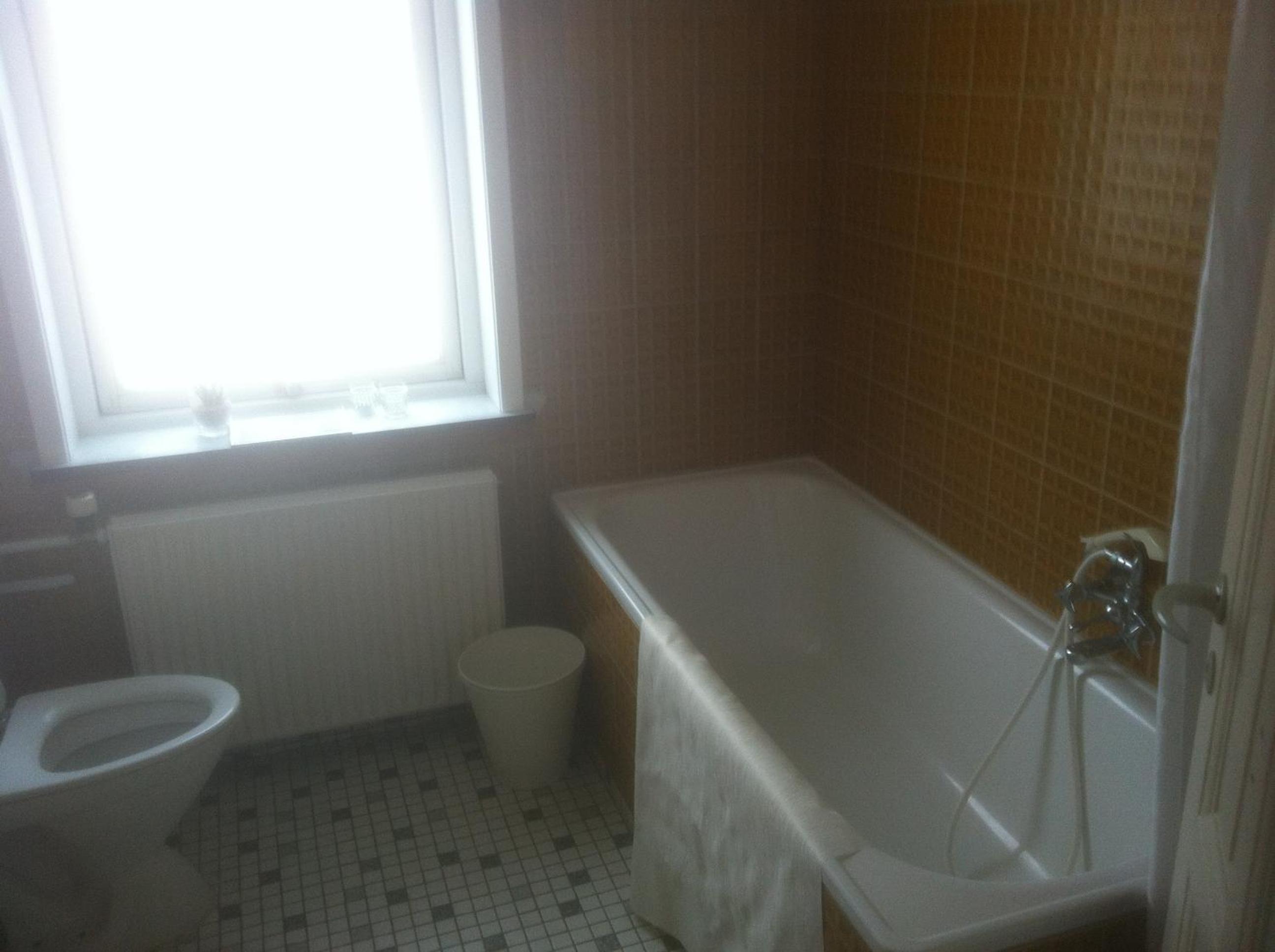 Double Room with Shared Bathroom photo 2