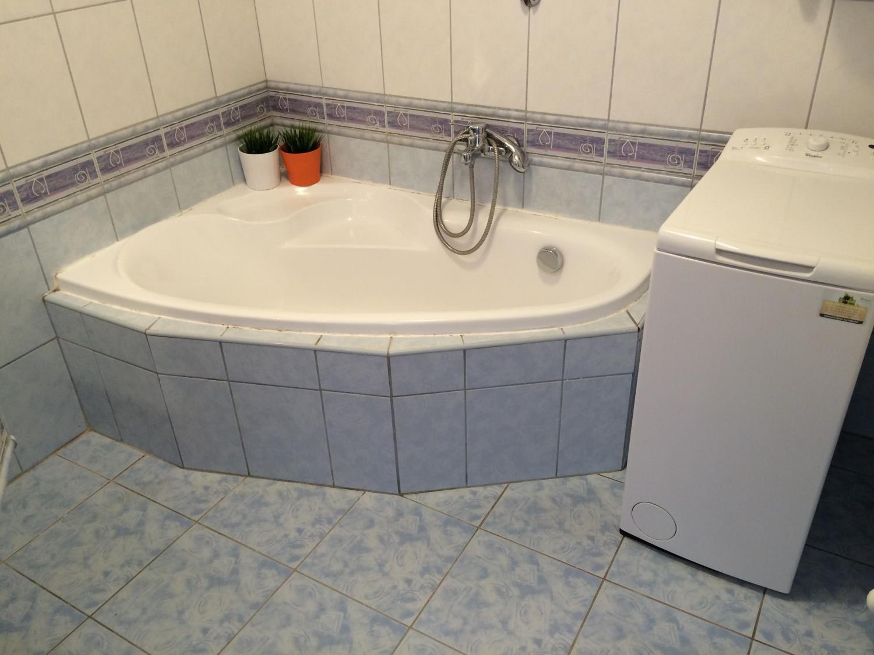 One-Bedroom Apartment - Photo 13