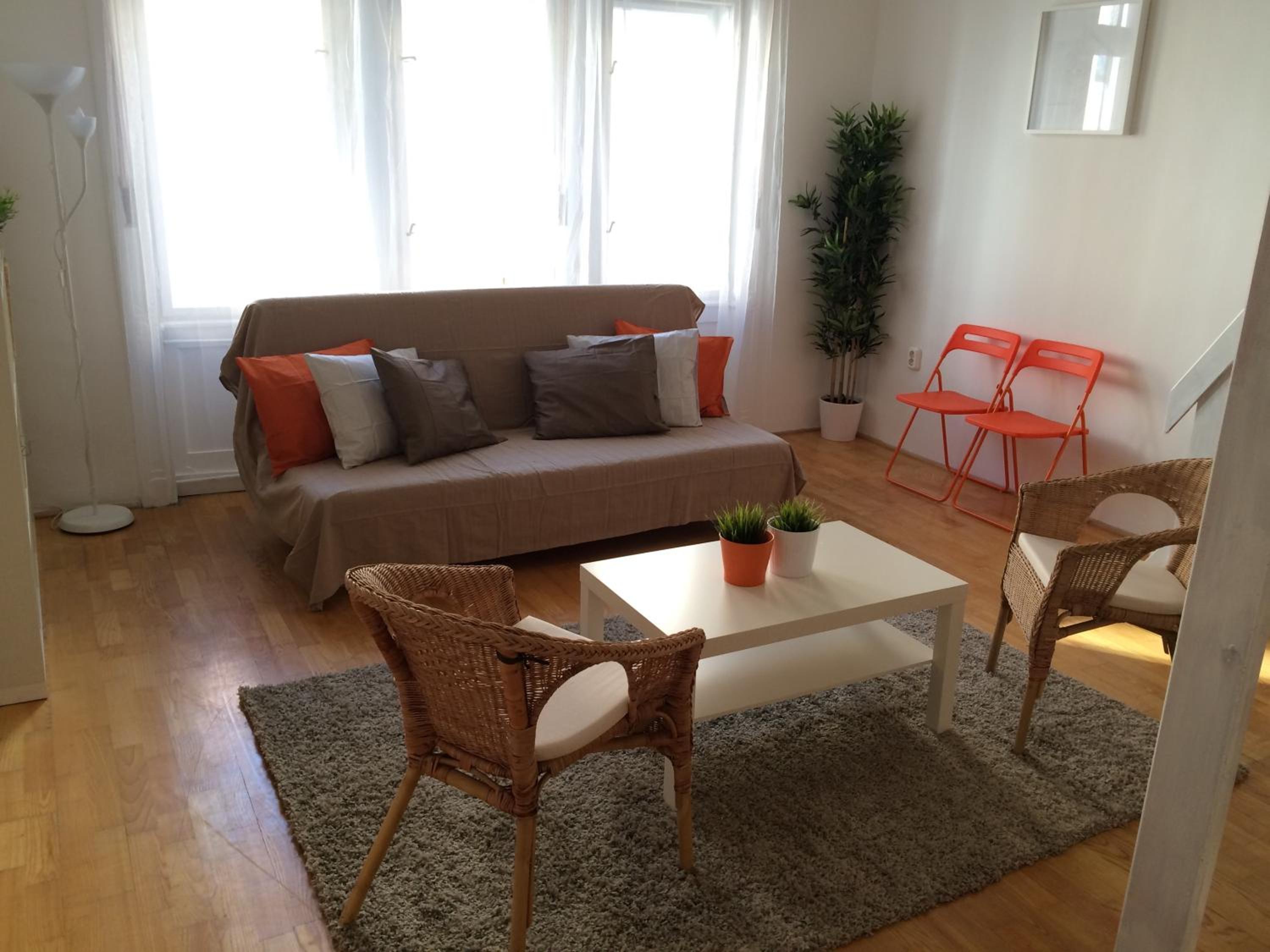 One-Bedroom Apartment - Photo 11