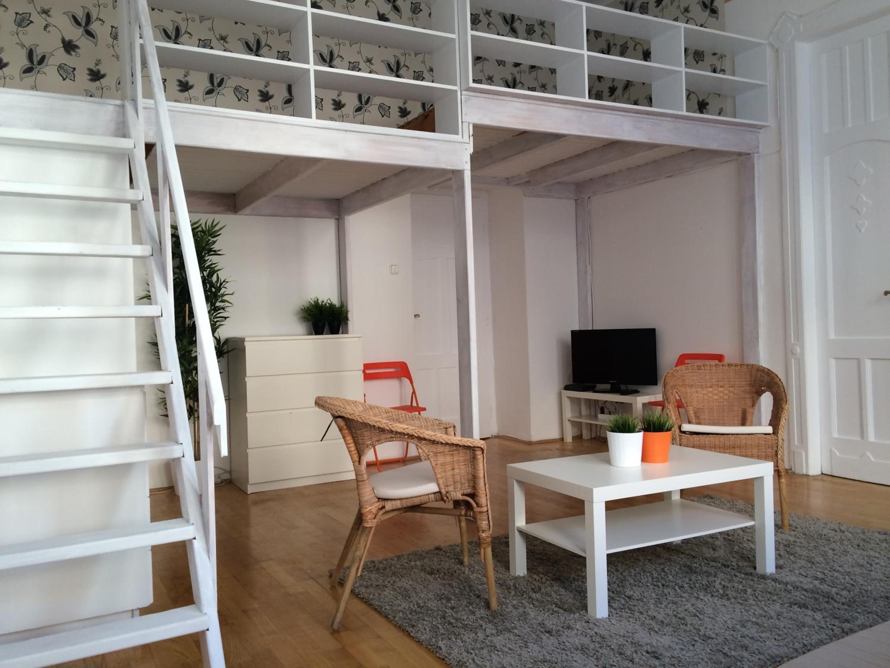 One-Bedroom Apartment - Photo 20