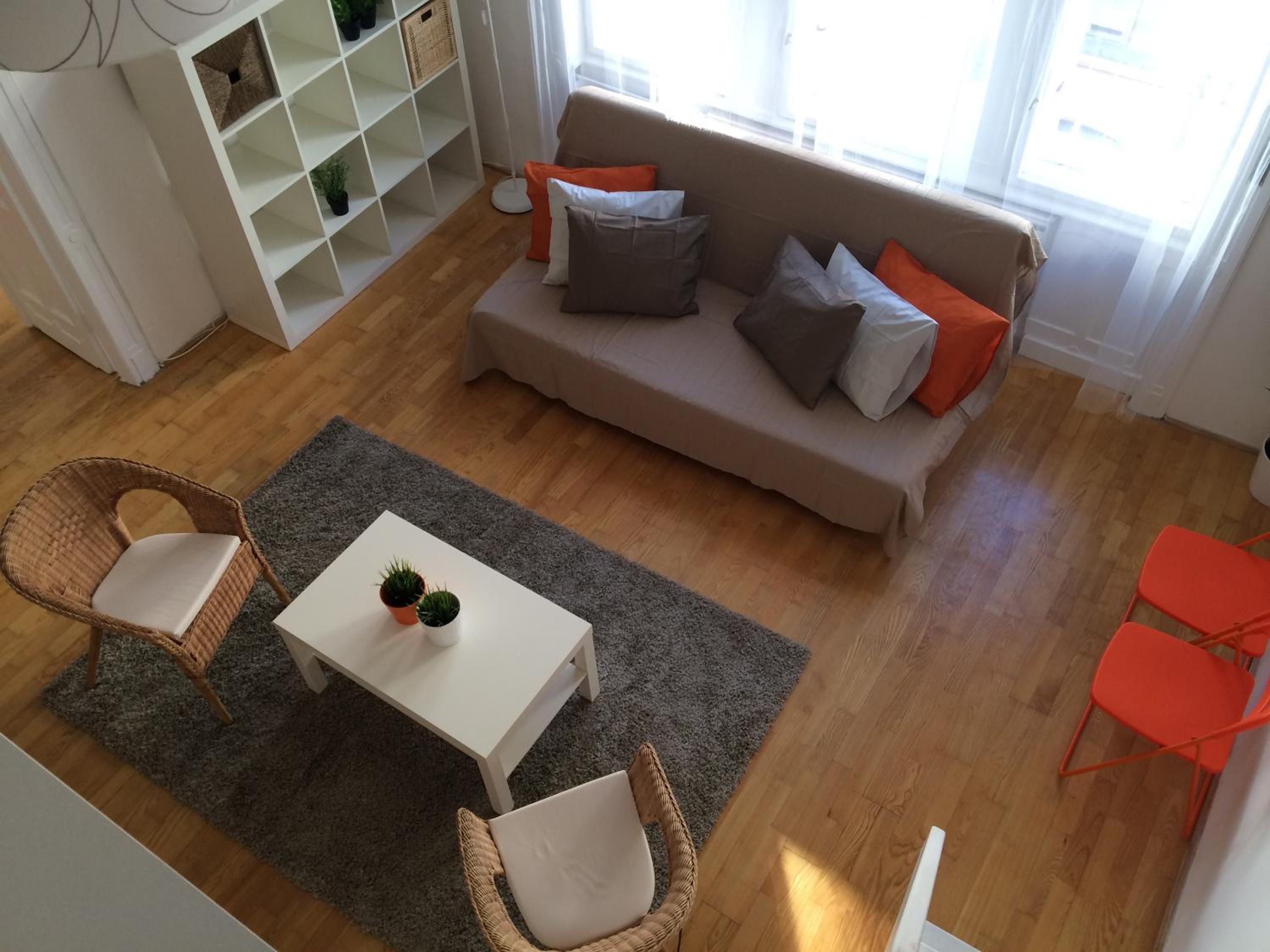 One-Bedroom Apartment - Photo 12