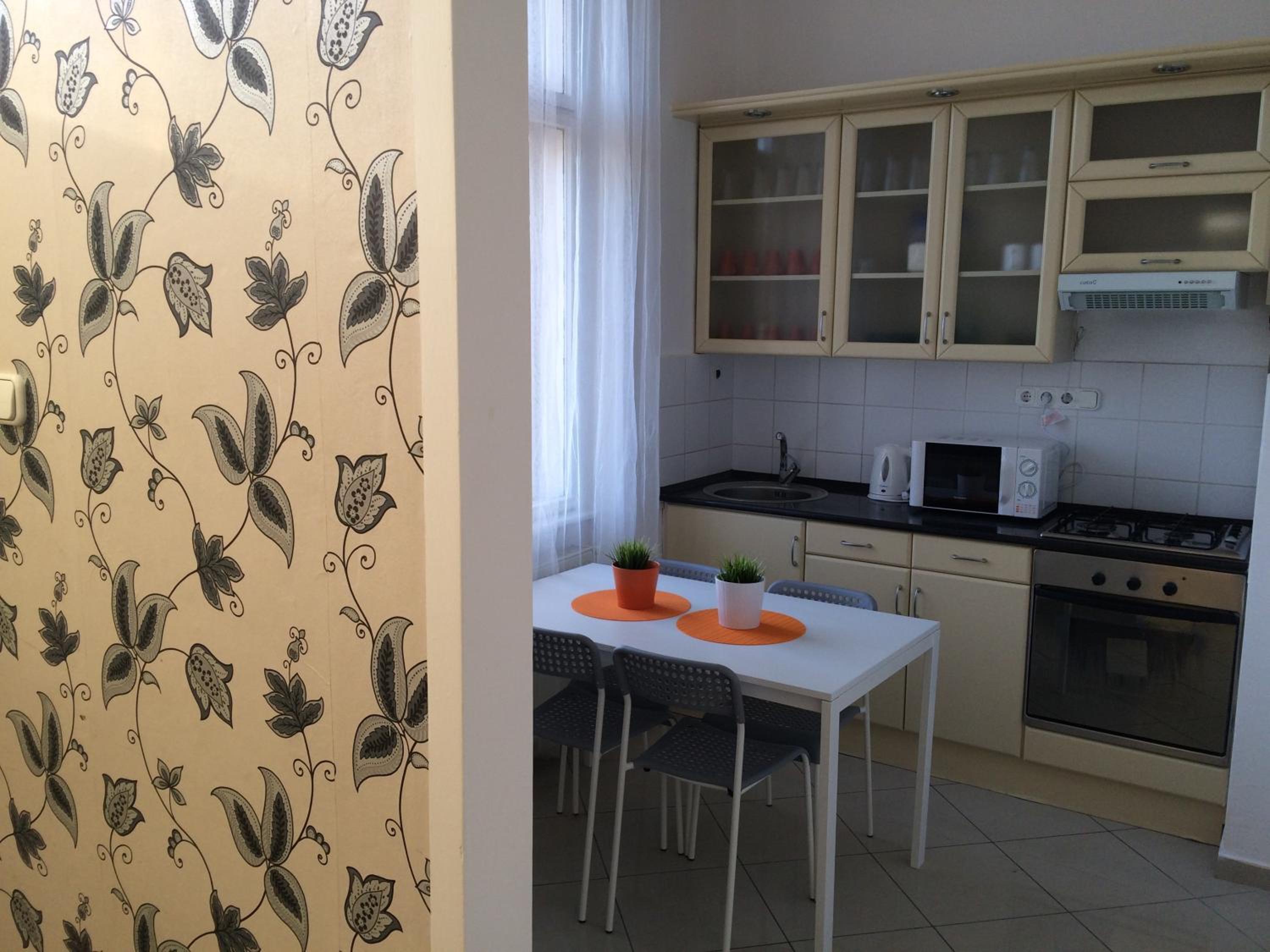 One-Bedroom Apartment - Photo 5