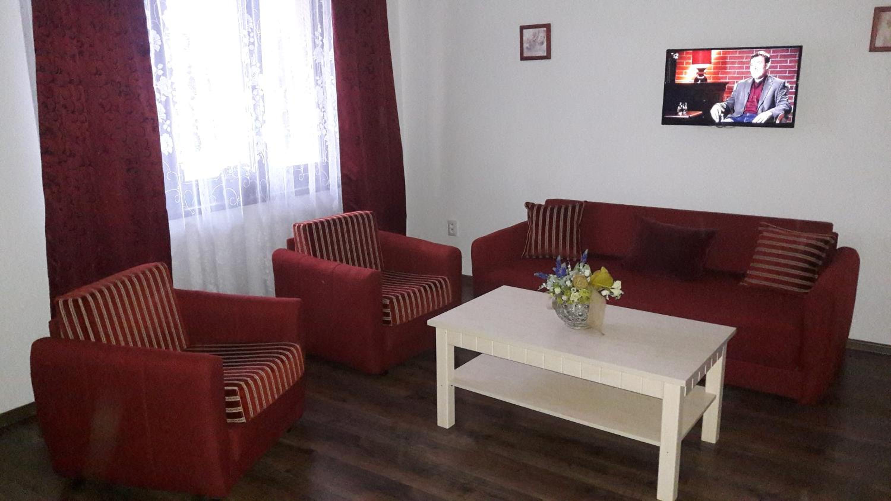 Four-Bedroom House - Photo 2