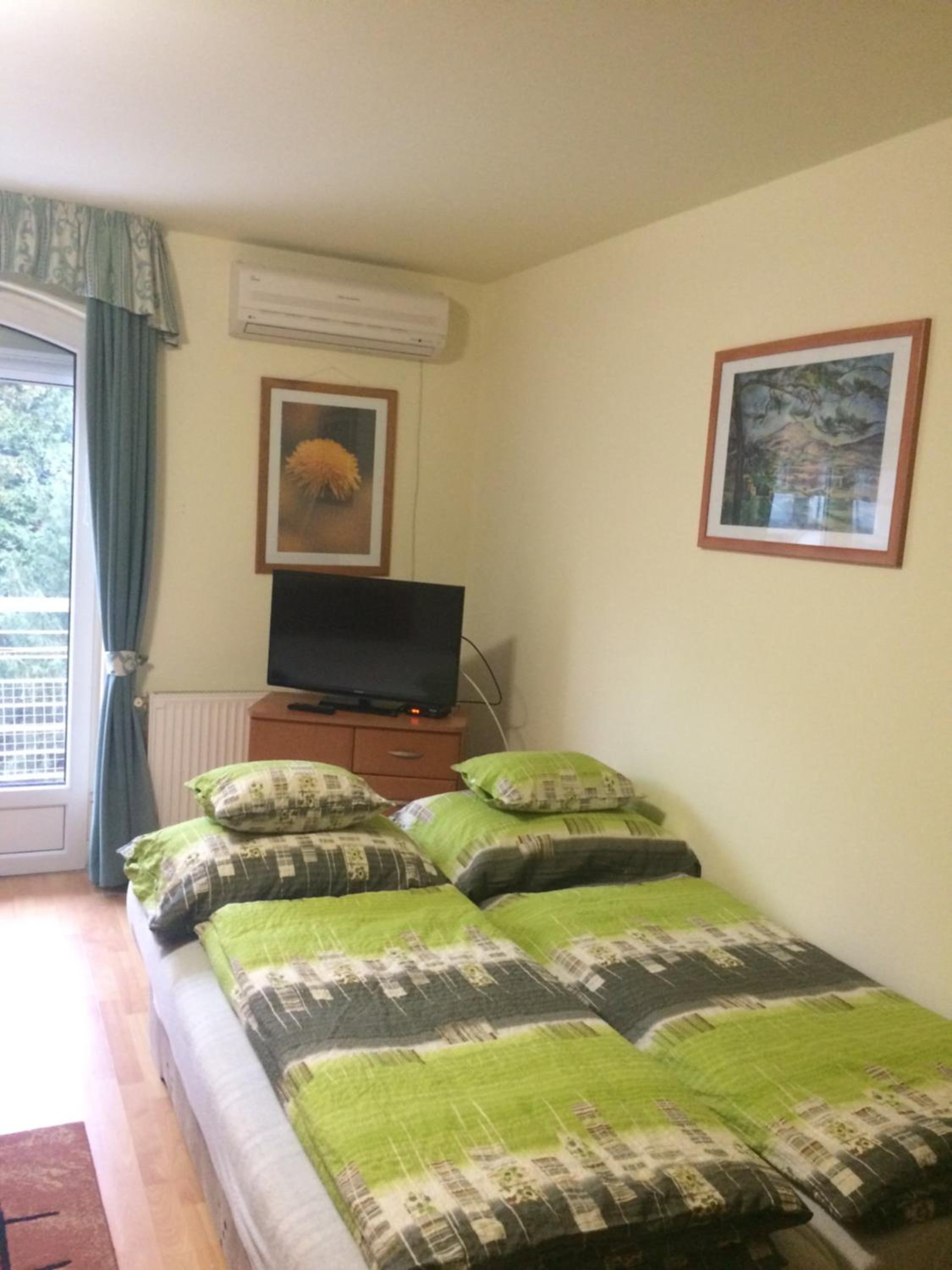 Studio Apartment photo 2