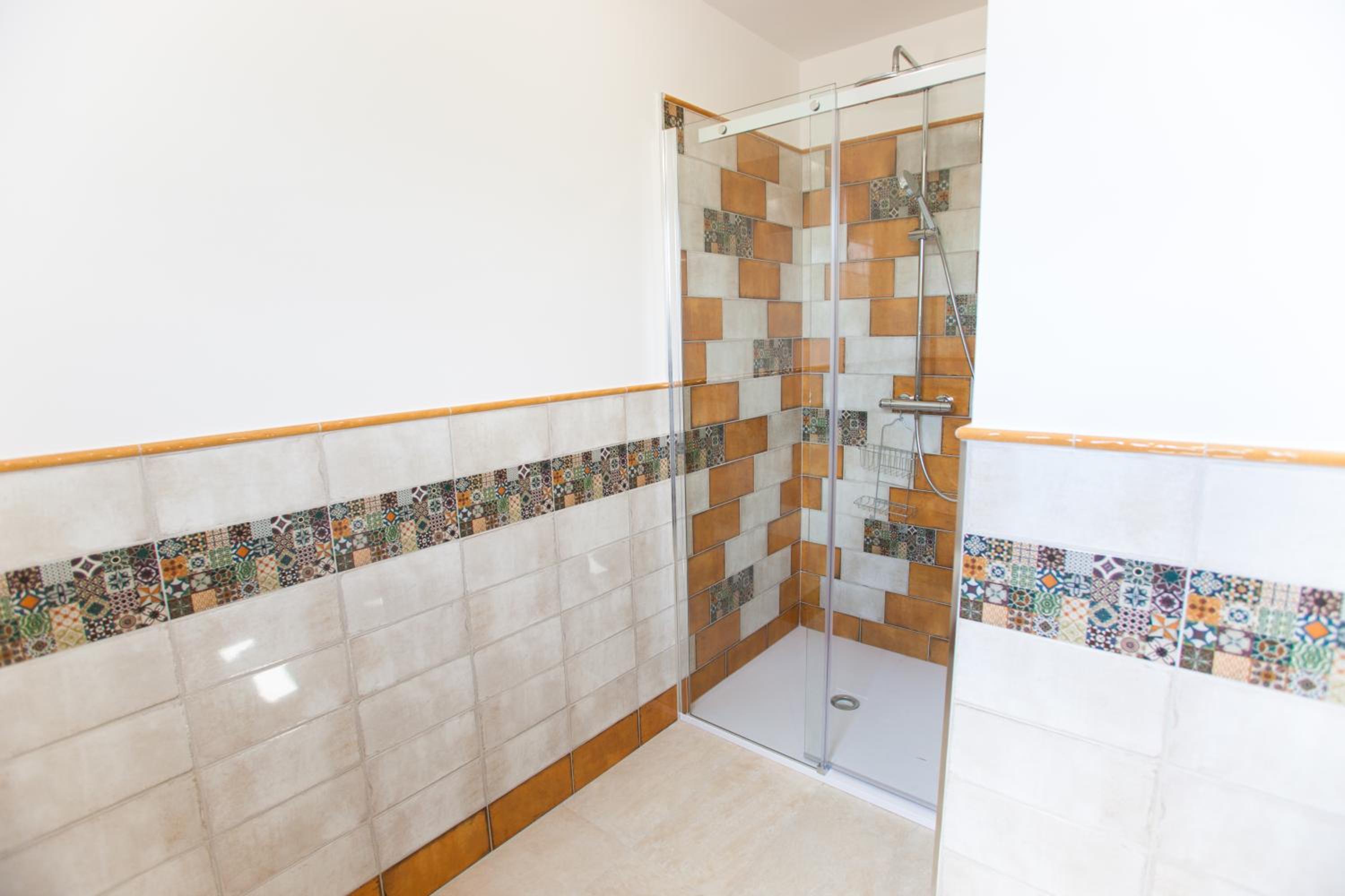 Superior Double Room with Balcony - Photo 5