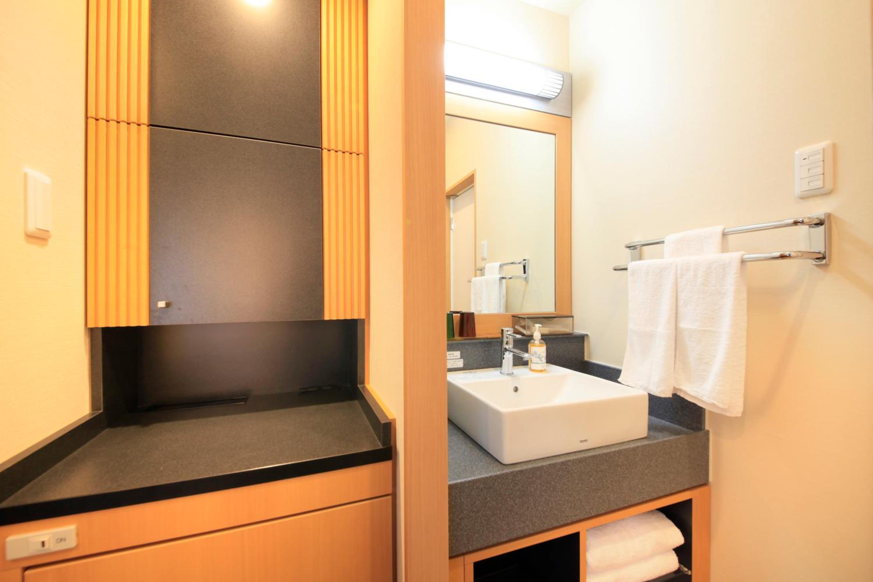 Deluxe Quadruple Room - Non-Smoking - Photo 3