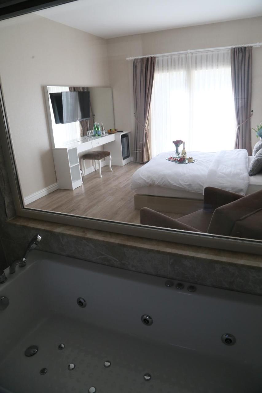 Triple Room with Private Bathroom