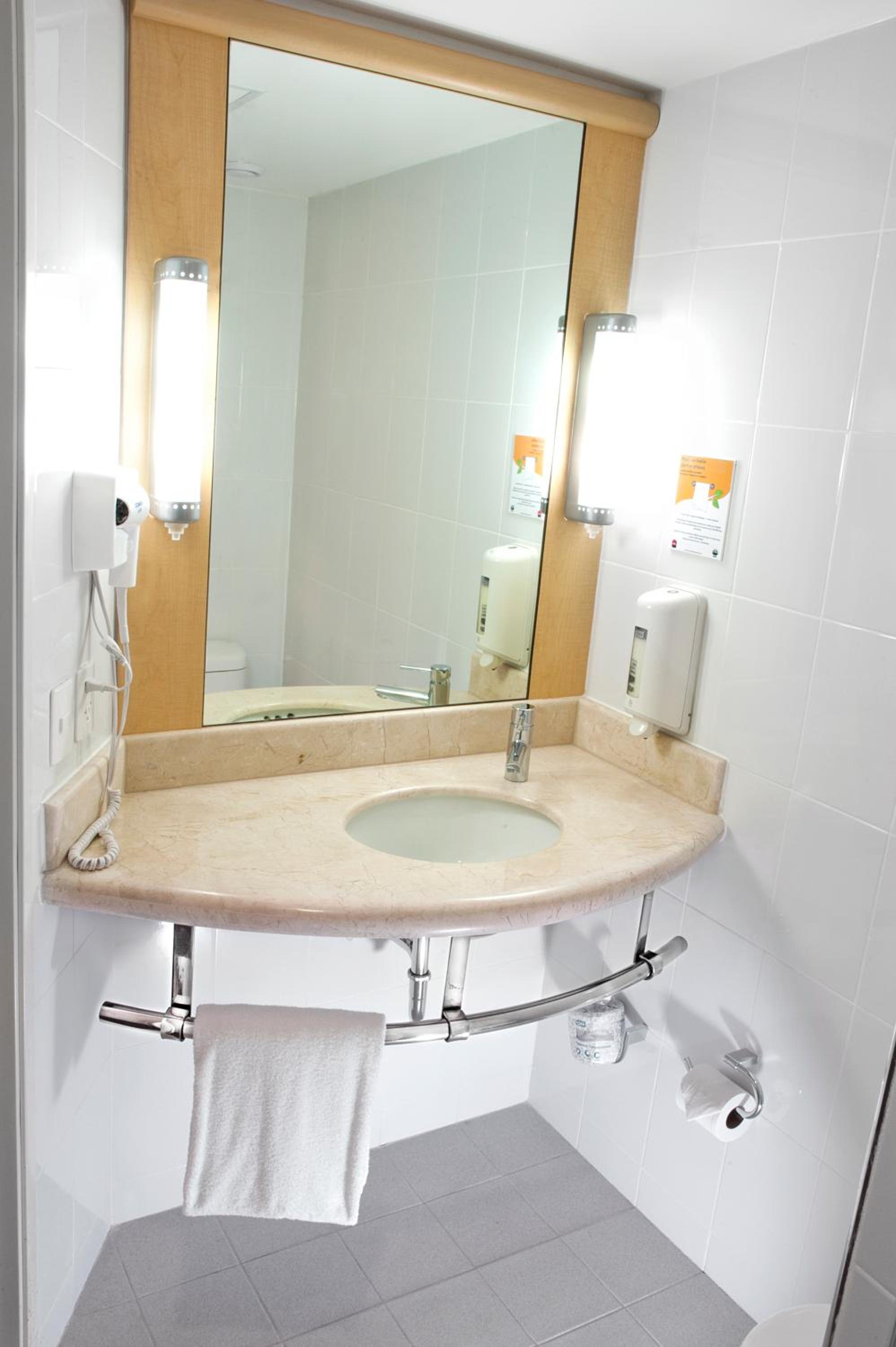 Double Room - Photo 6