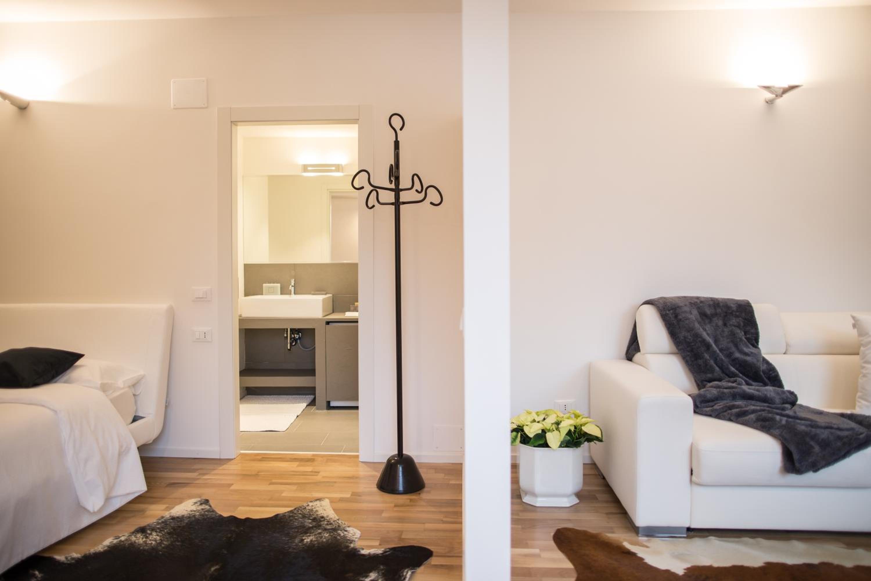 Apartment with Terrace photo 3