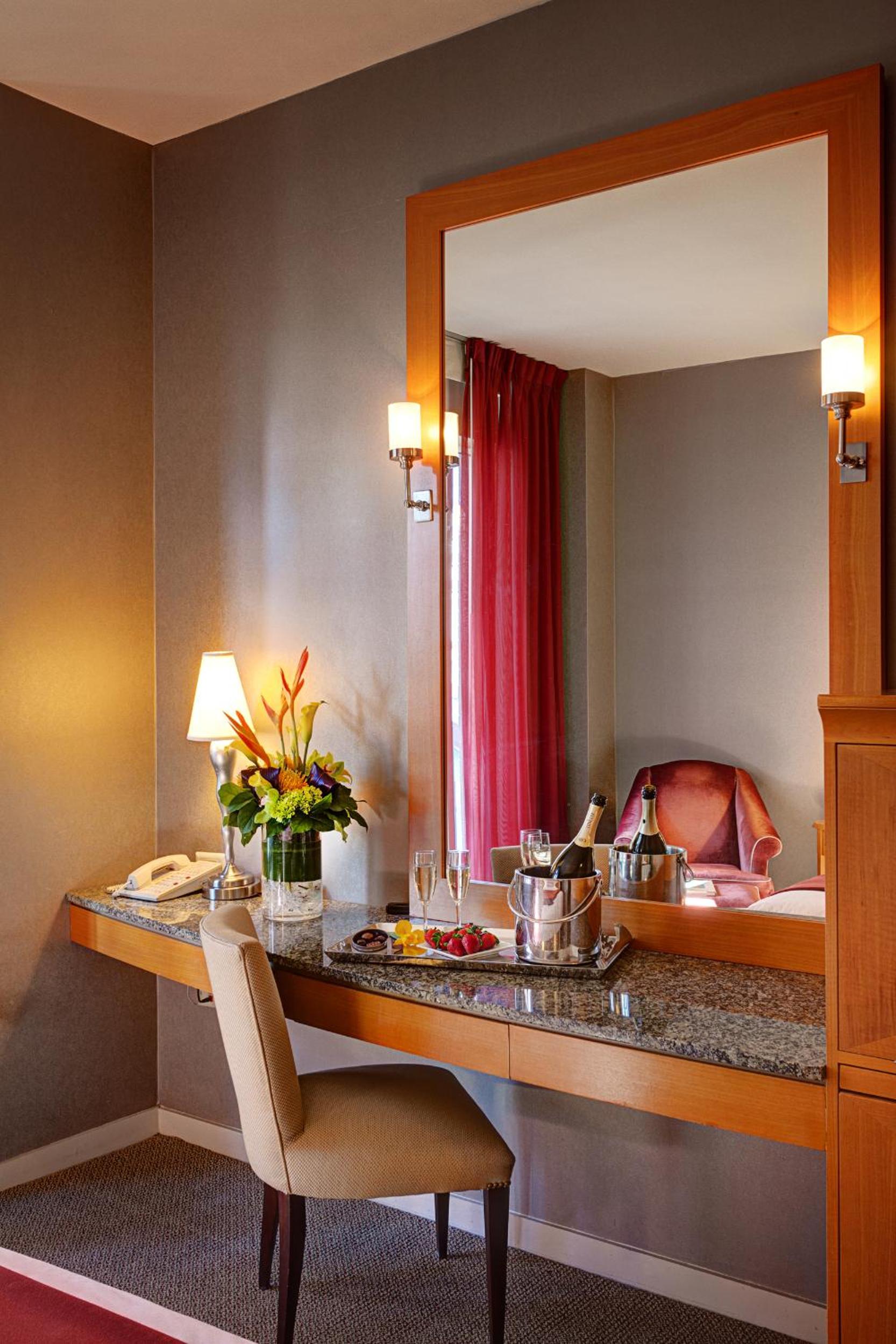 Queen Room