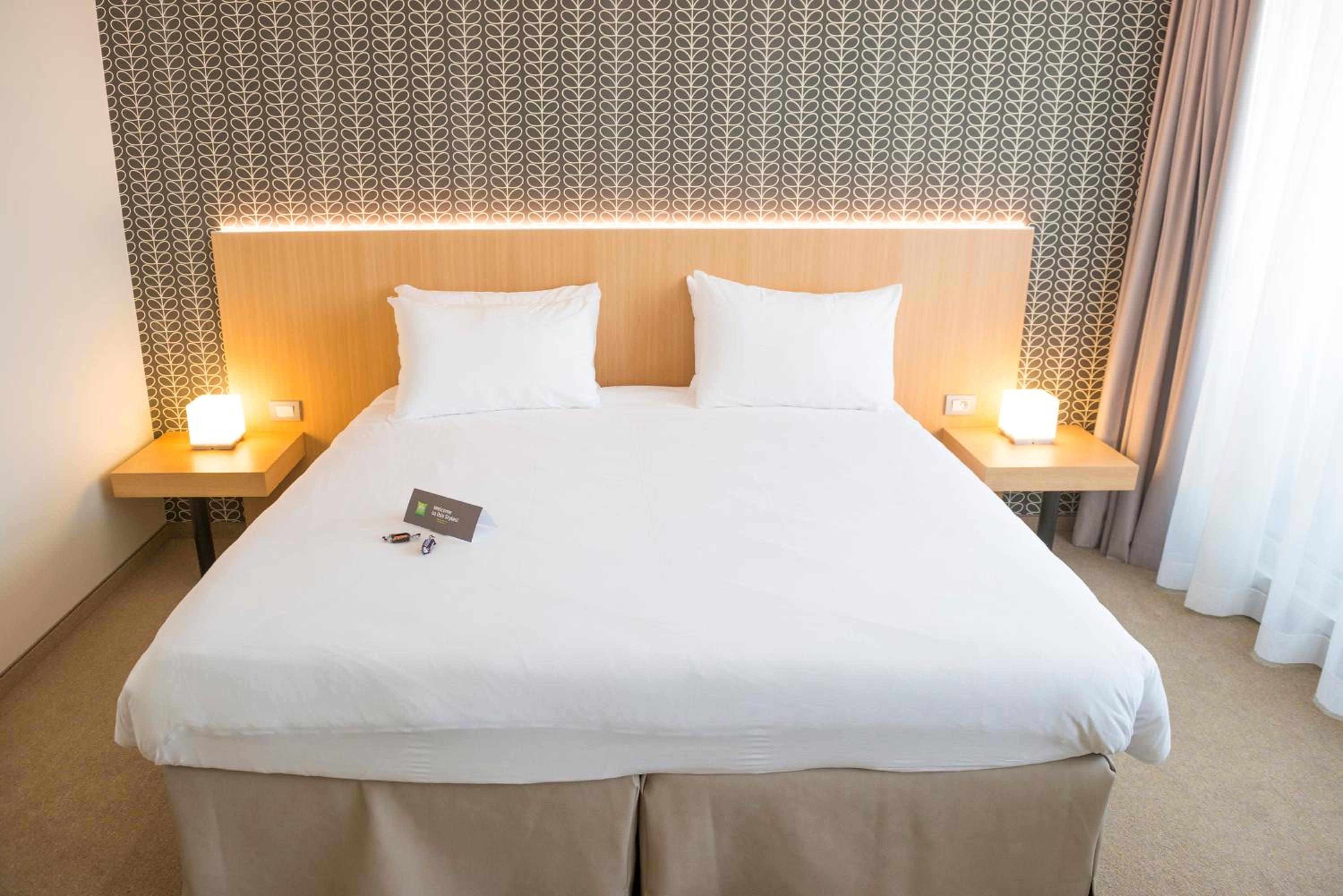 Superior Room with One Double Bed - Photo 24