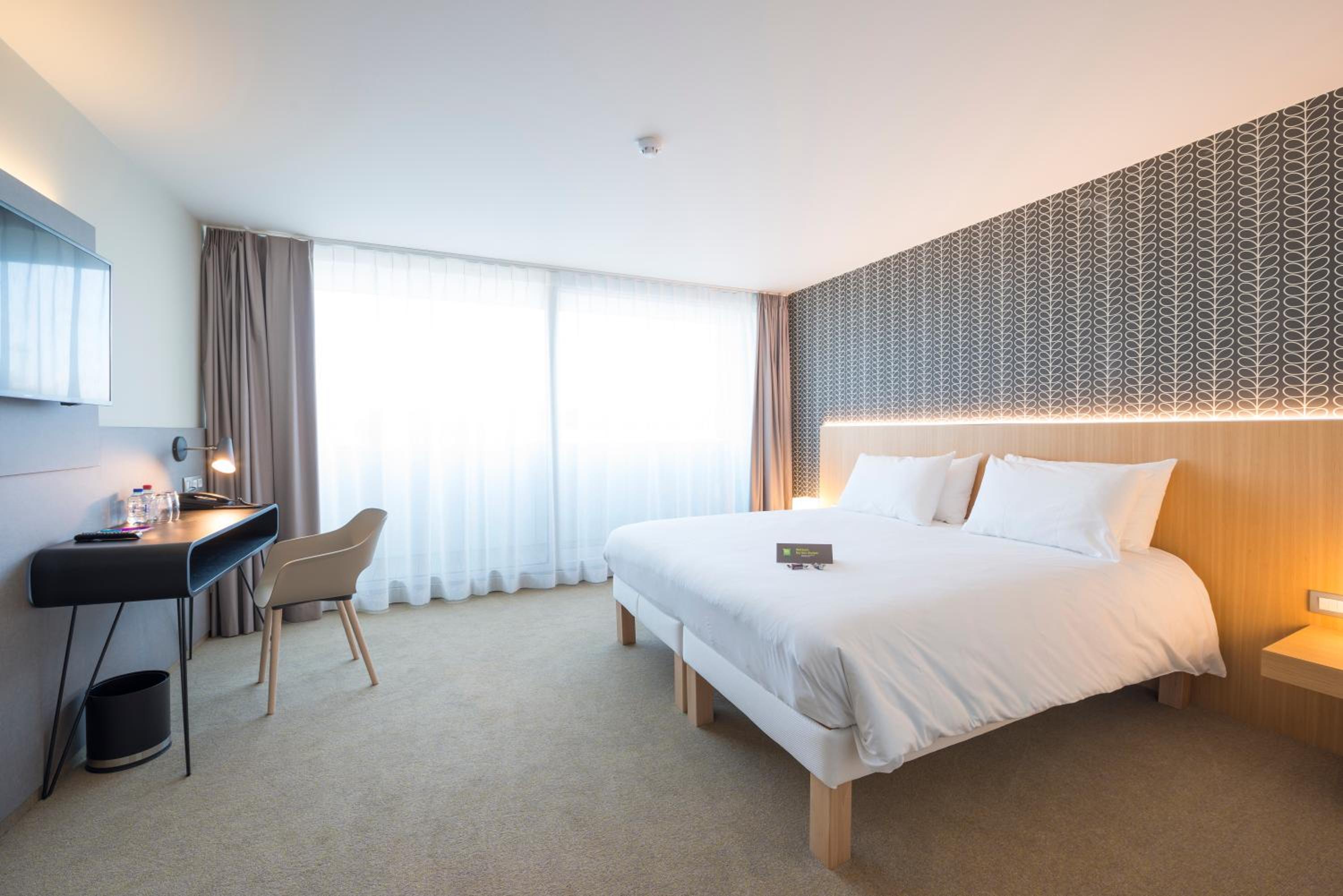 Superior Room with One Double Bed - Photo 20