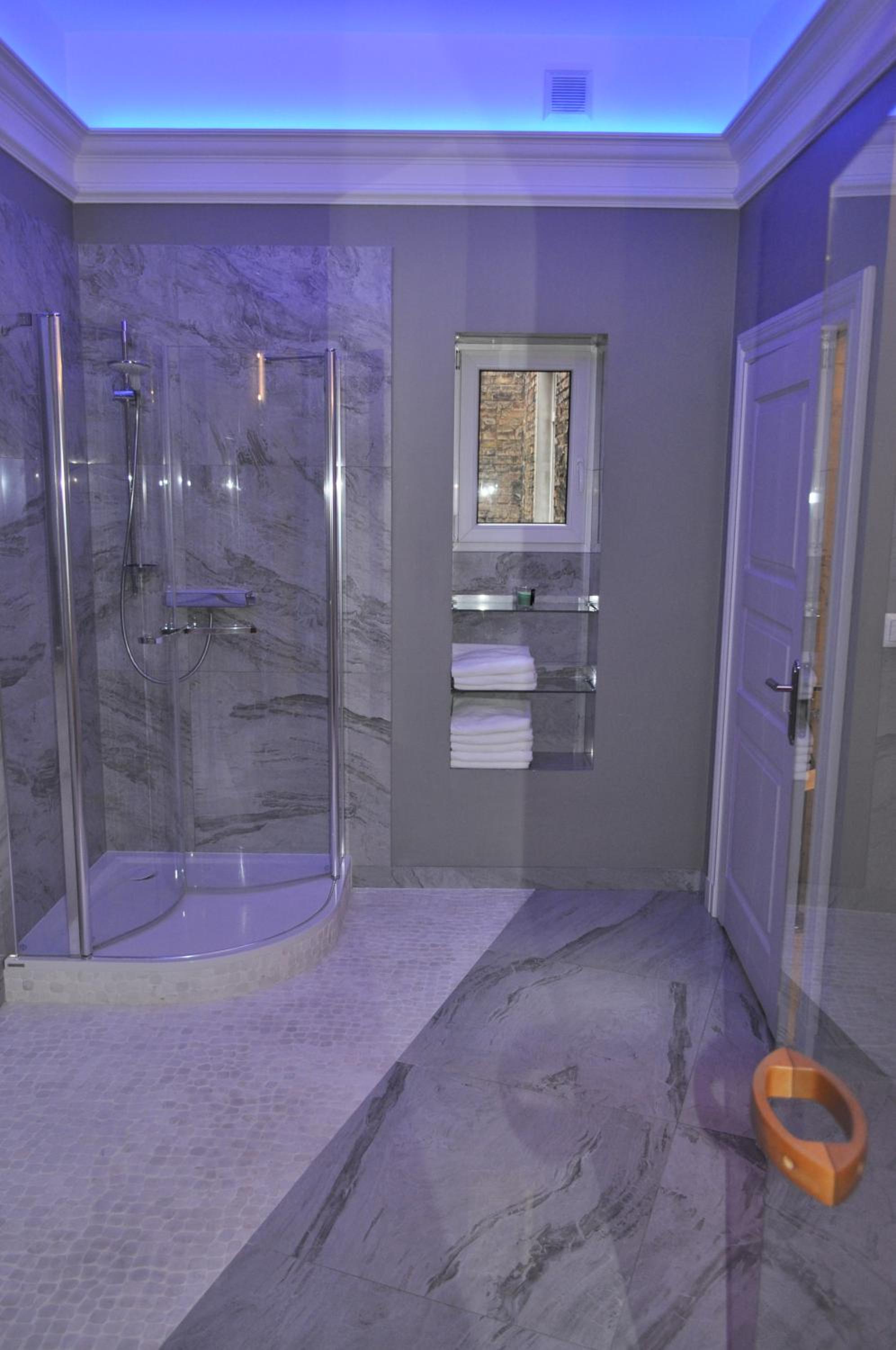 Studio Apartment - Photo 3