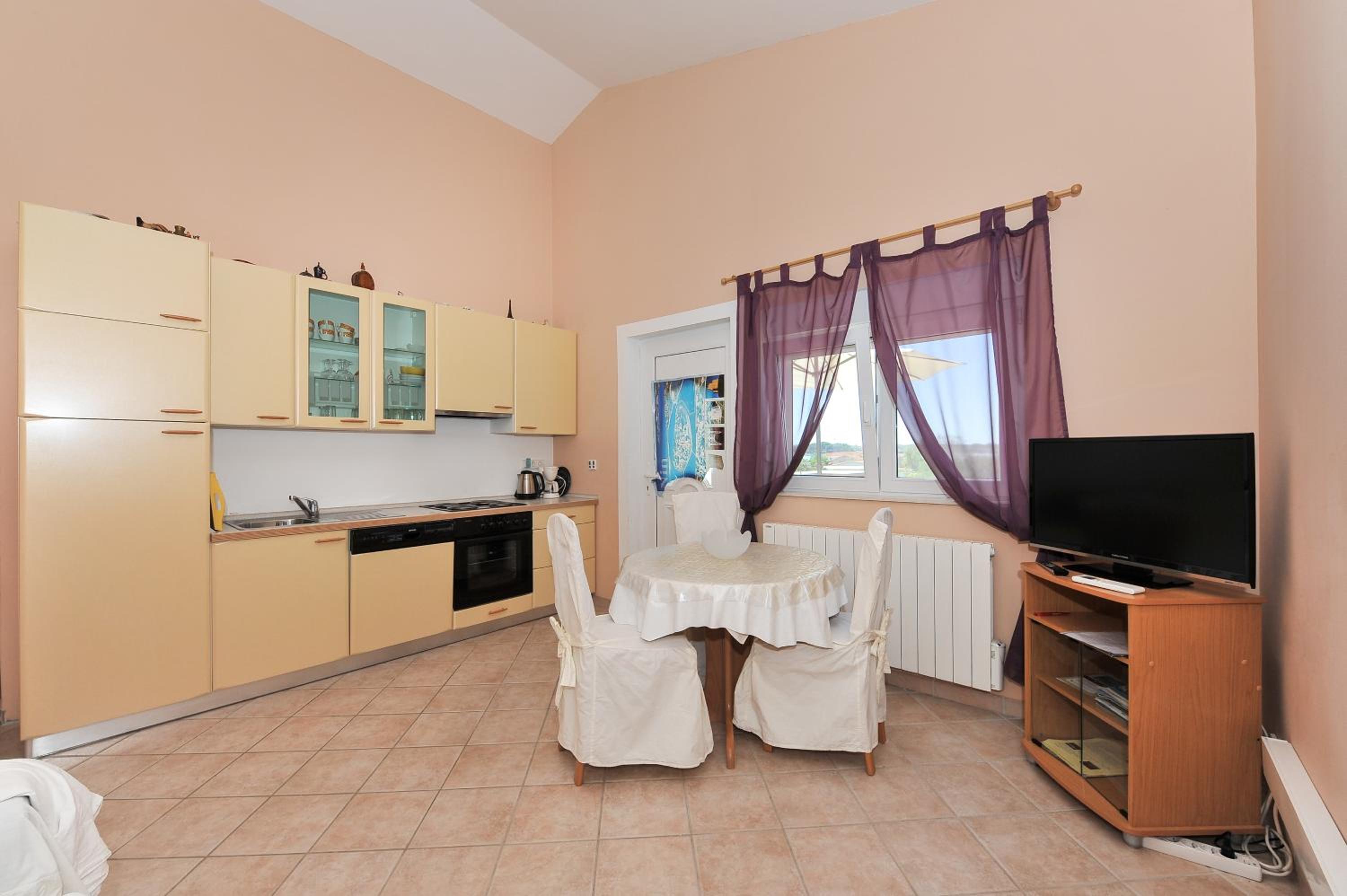 One-Bedroom Apartment with Balcony and Sea View photo 1