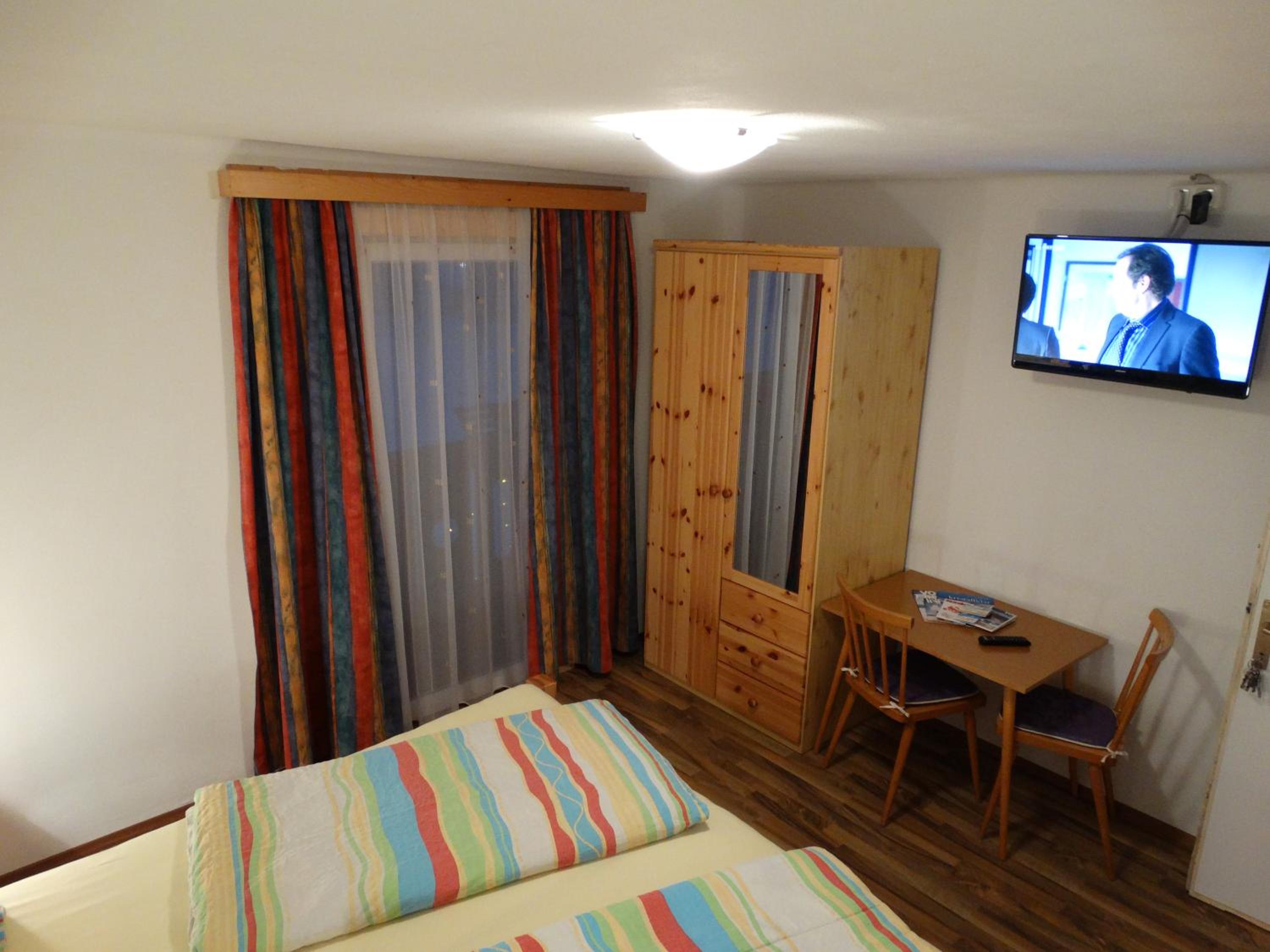 Double Room with Shared Bathroom photo 1