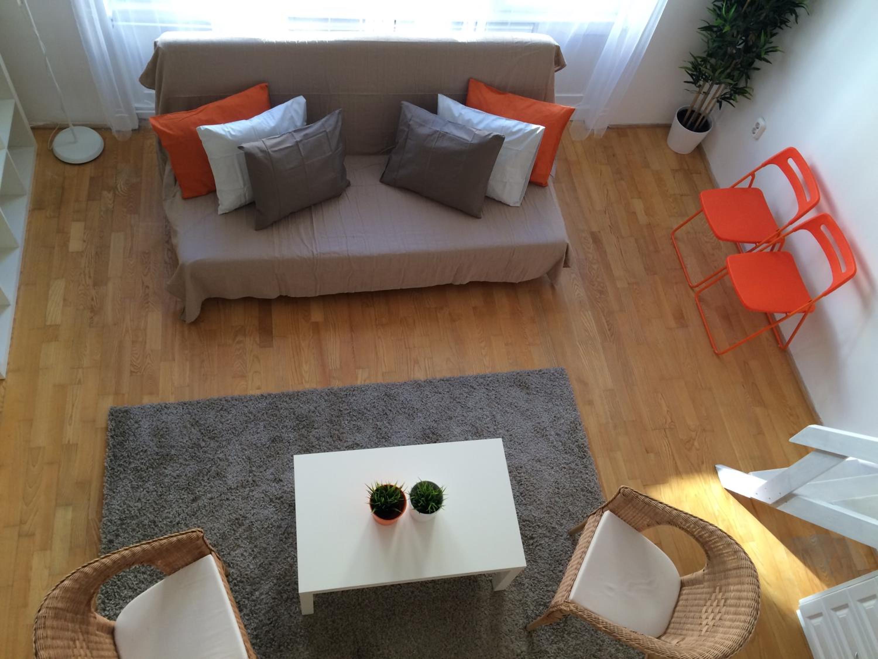 One-Bedroom Apartment - Photo 9