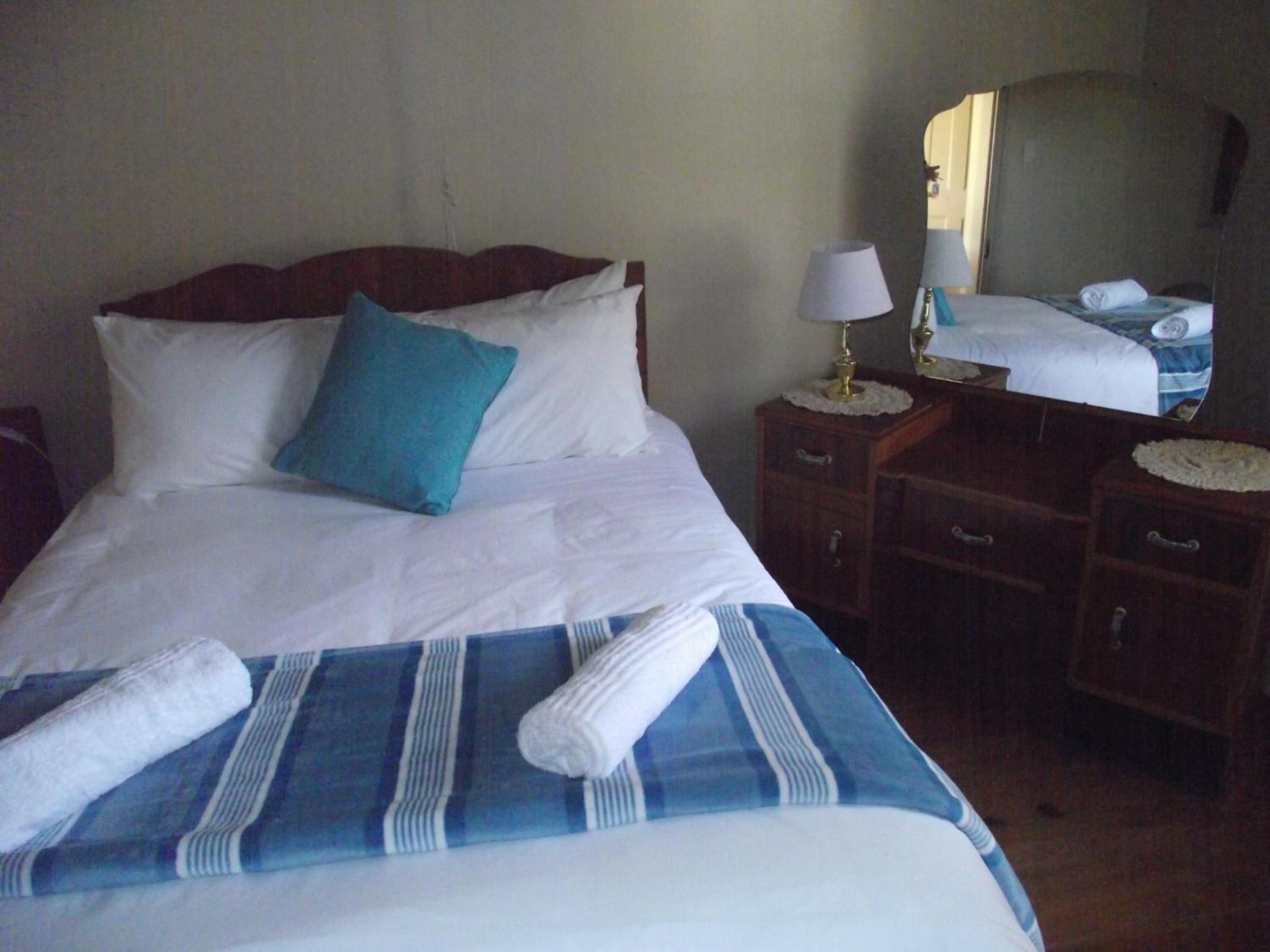 Three-Bedroom House - Photo 13