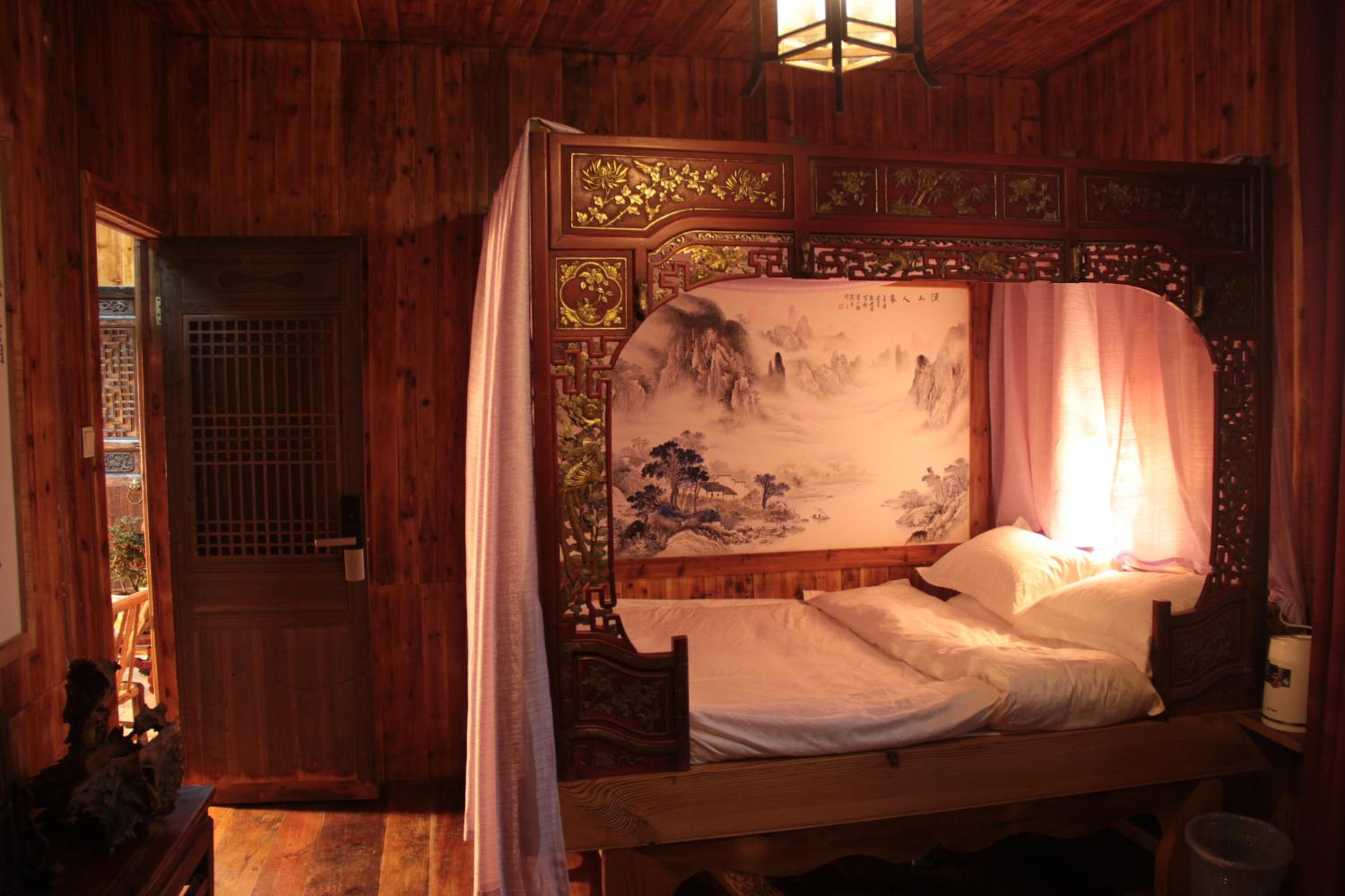 Deluxe Queen Room - (Free Pick-Up From Huangshan North Railway Station And Huangshan Tunxi Airport + Afternoon Tea) photo 2
