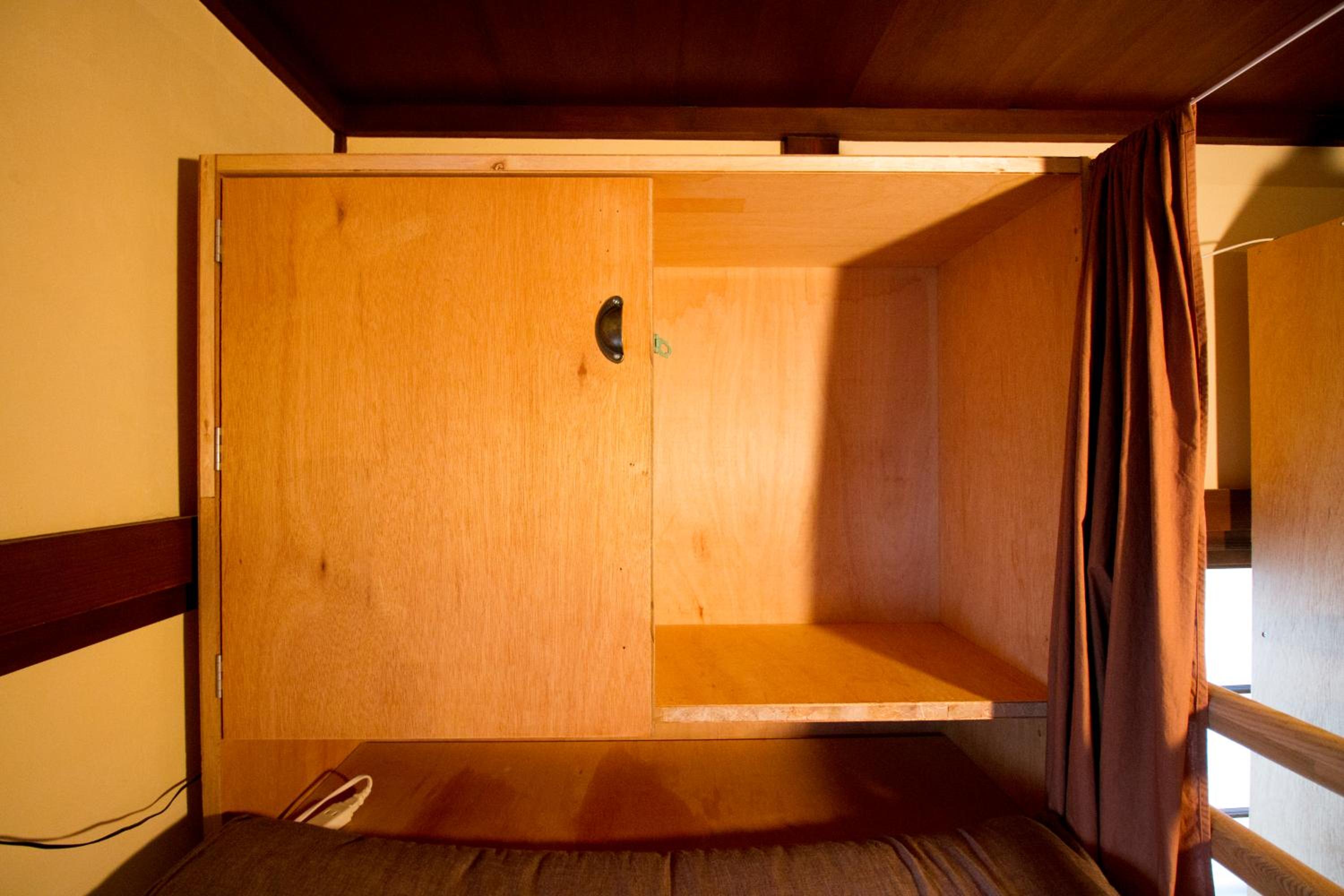 Bed in 8-Bed Mixed Dormitory Room photo 3