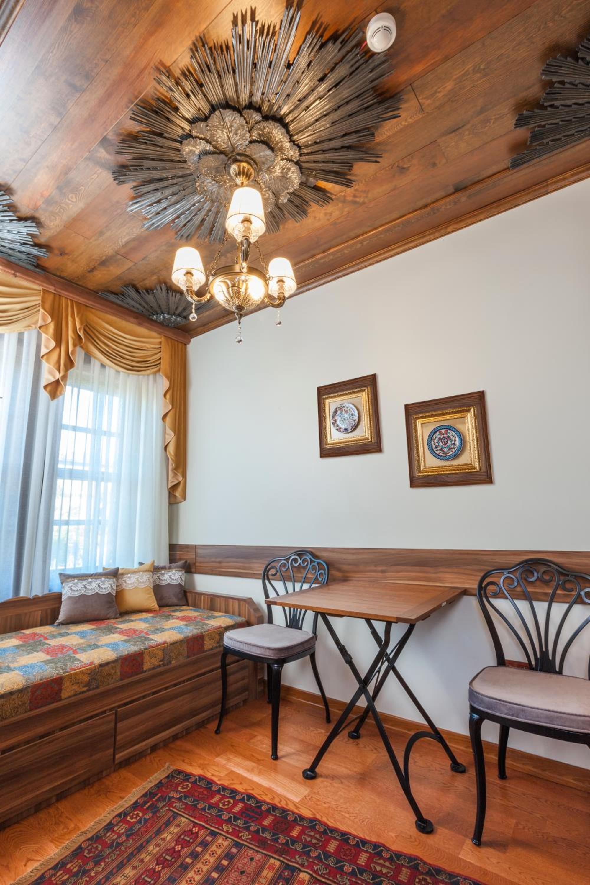 Deluxe Family Suite photo 2