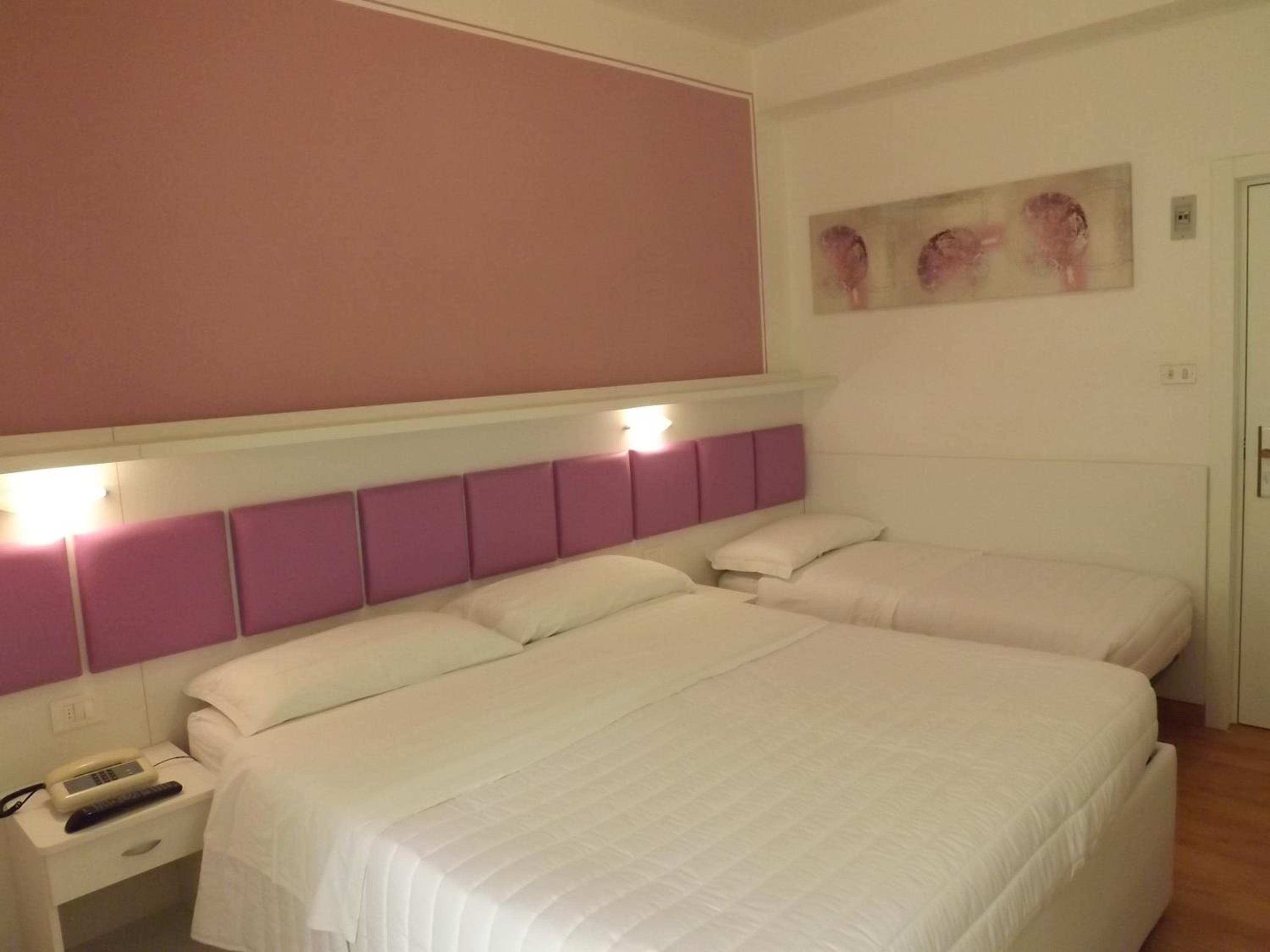 Triple Room with Balcony - Photo 3