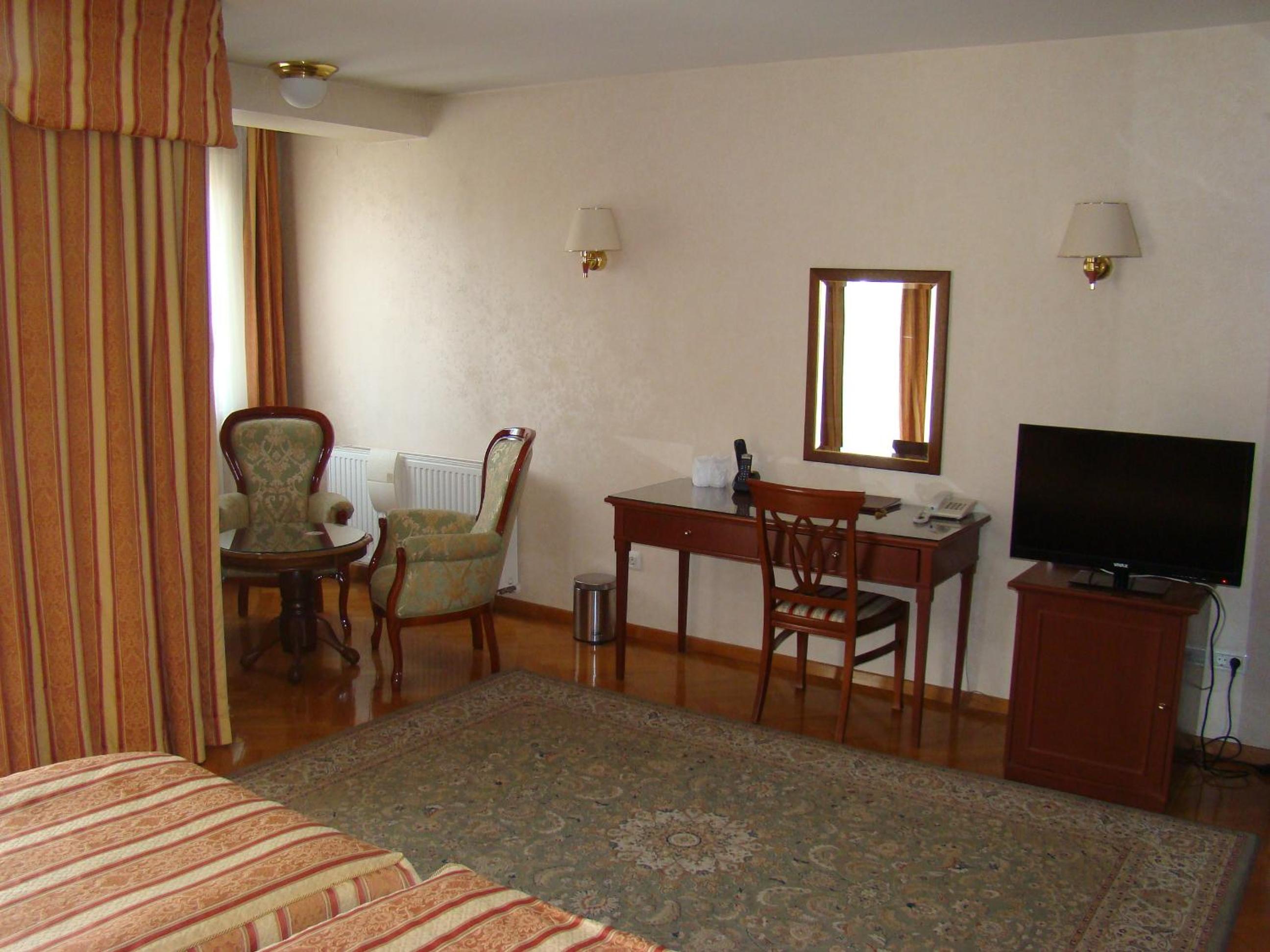 Twin Room with Balcony photo 3