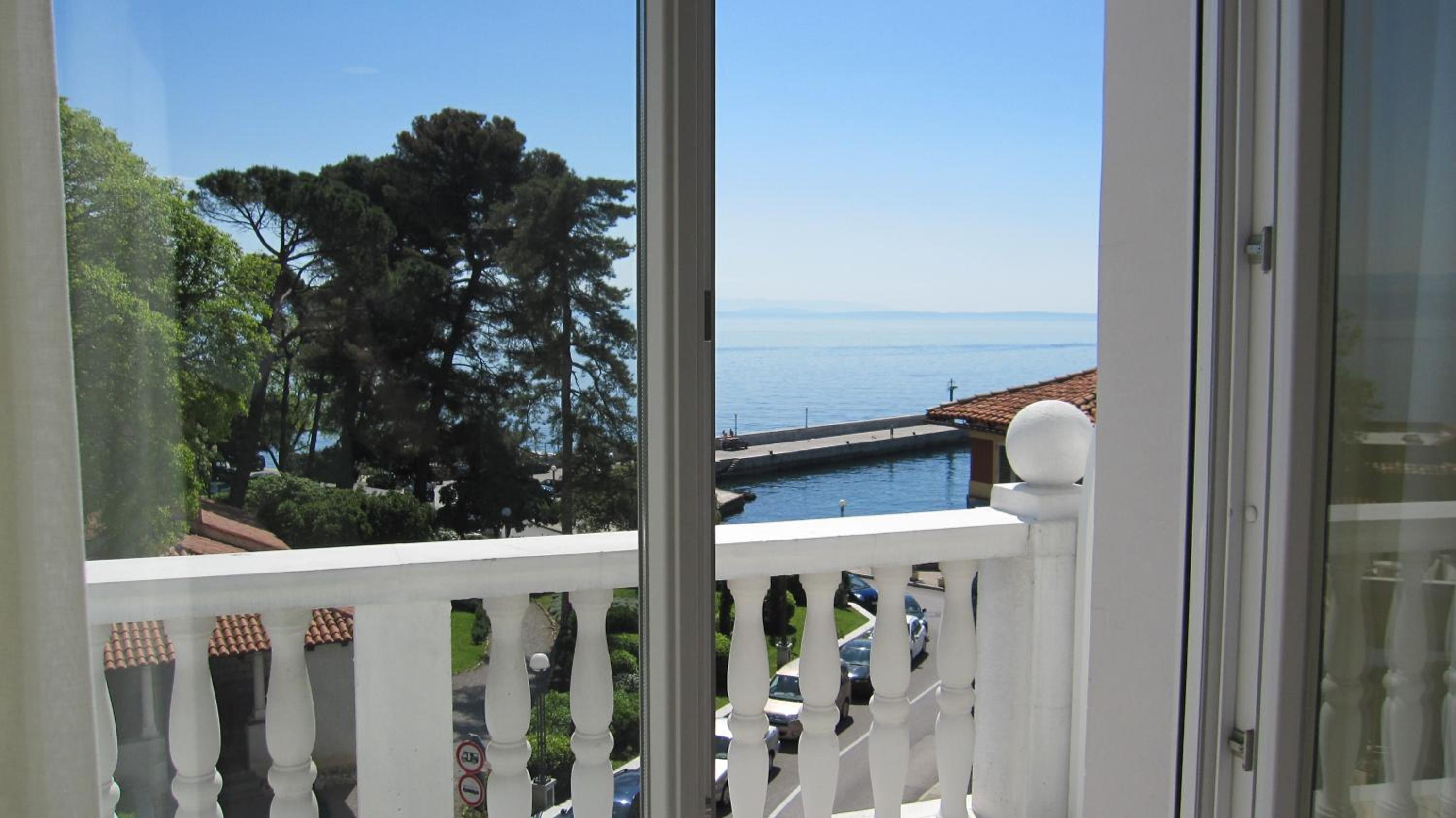 Double or Twin Room (Sea Side) photo 2
