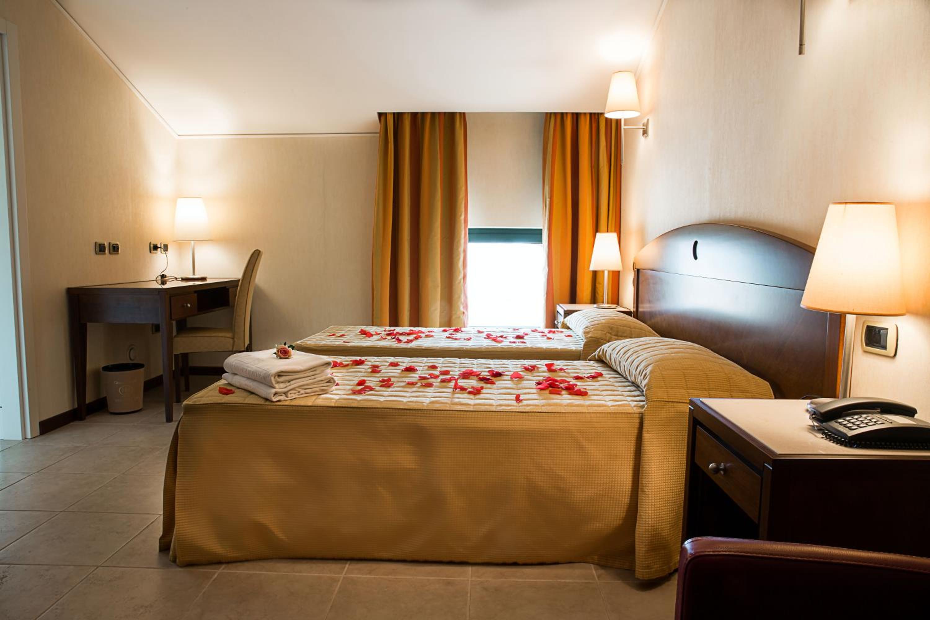 Standard Double Or Twin Room photo 3