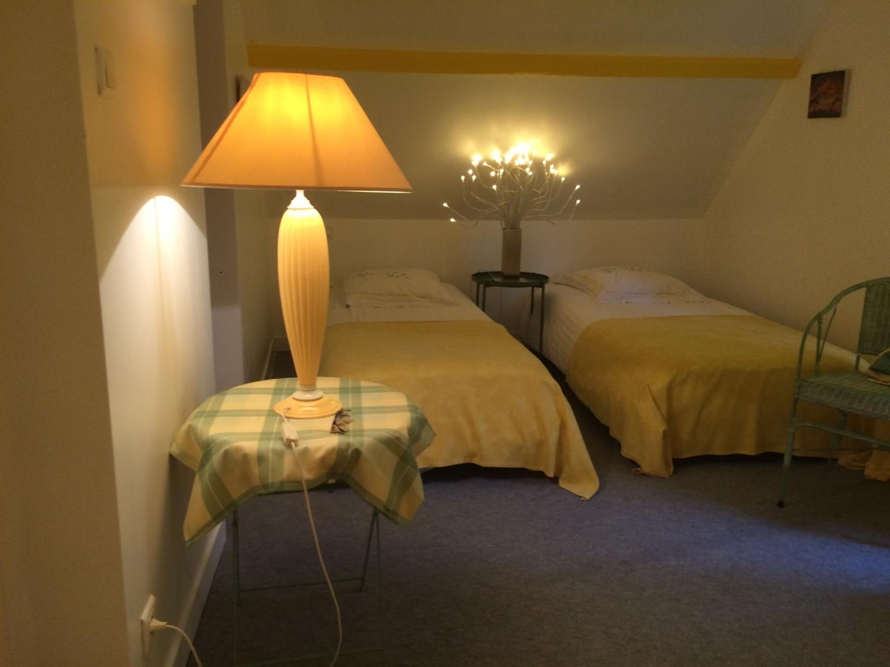 Quadruple Room with Shower - Photo 2