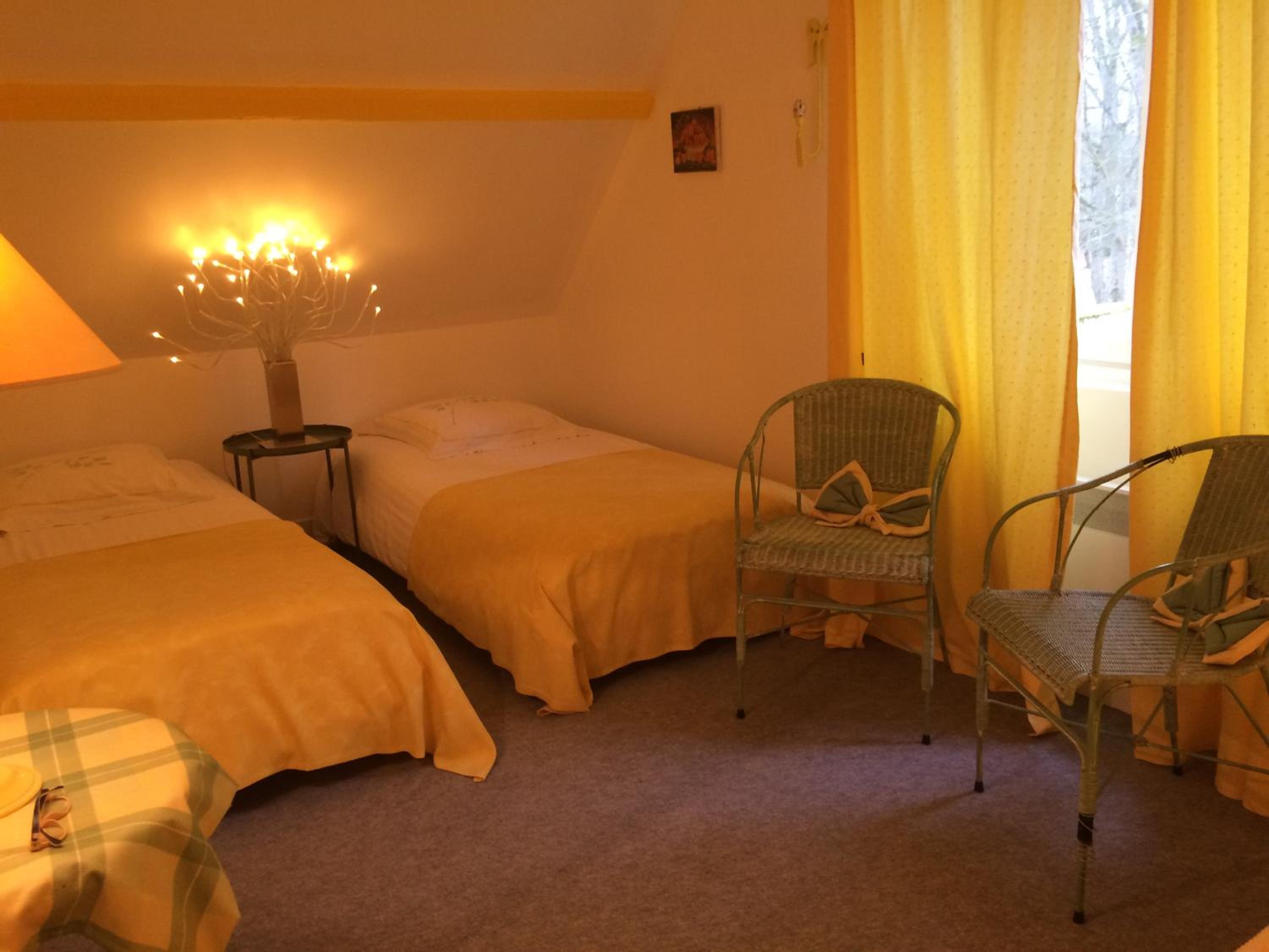 Quadruple Room with Shower - Photo 3