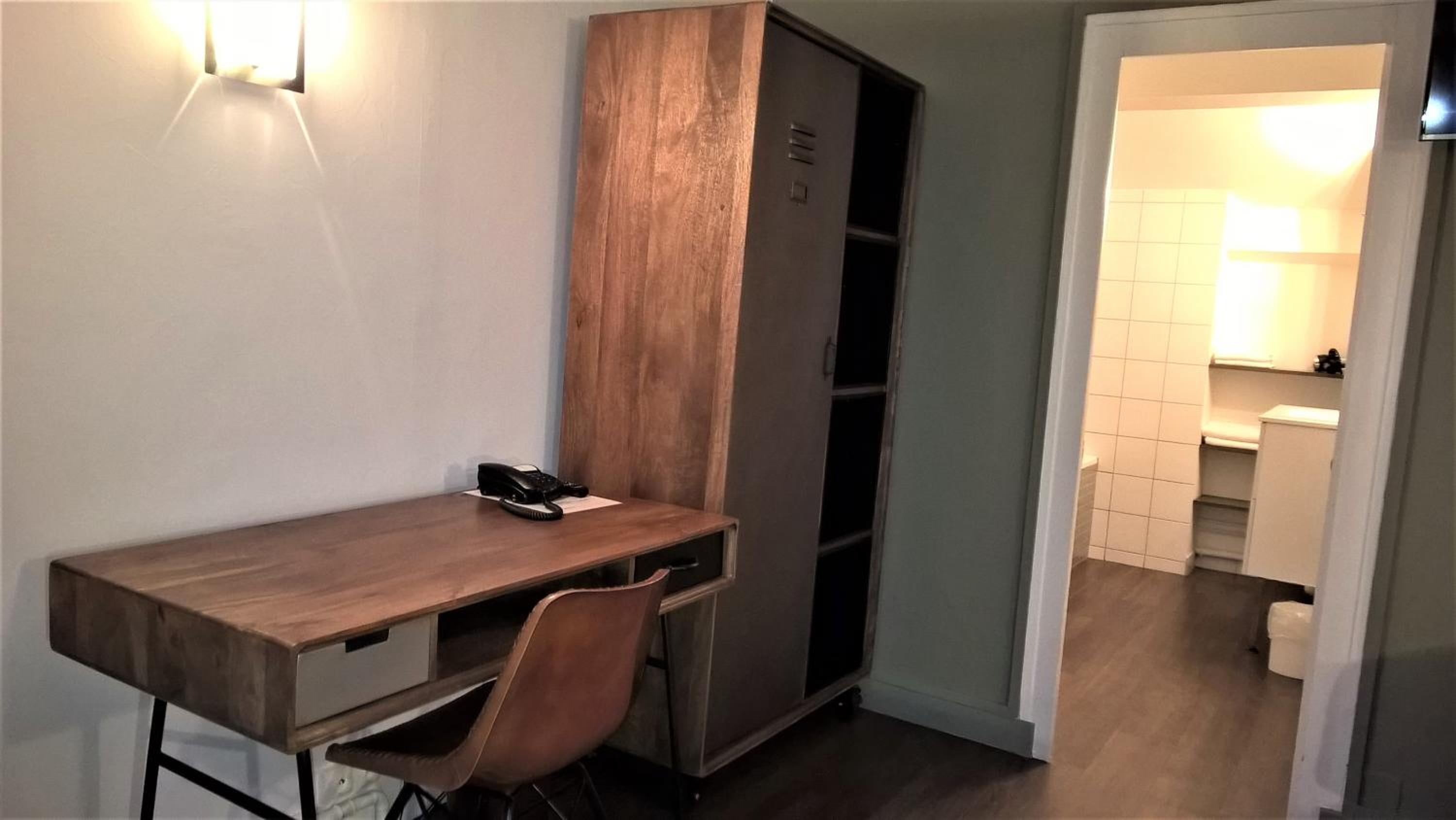 Family Room (4 Adults) - Photo 6