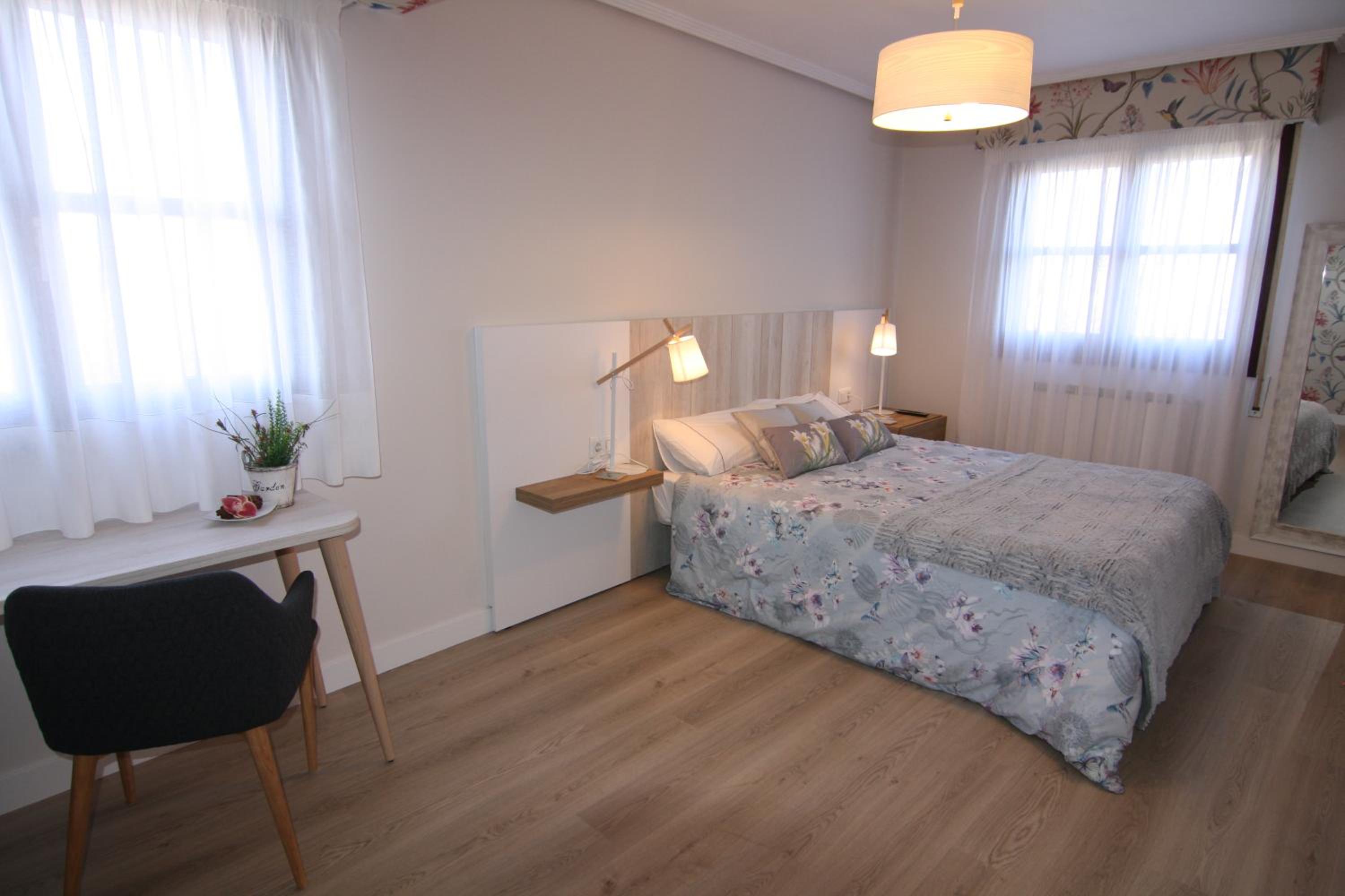 Double Room - Photo 10