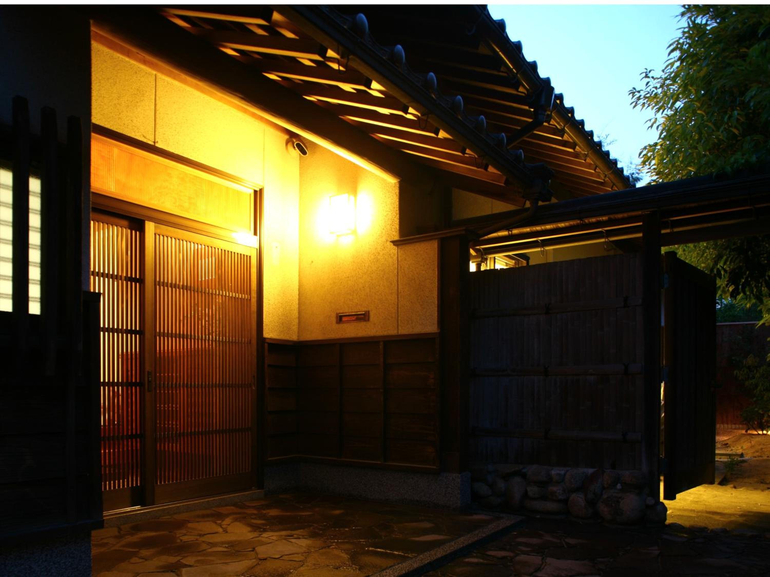 Three-Bedroom House - Photo 6