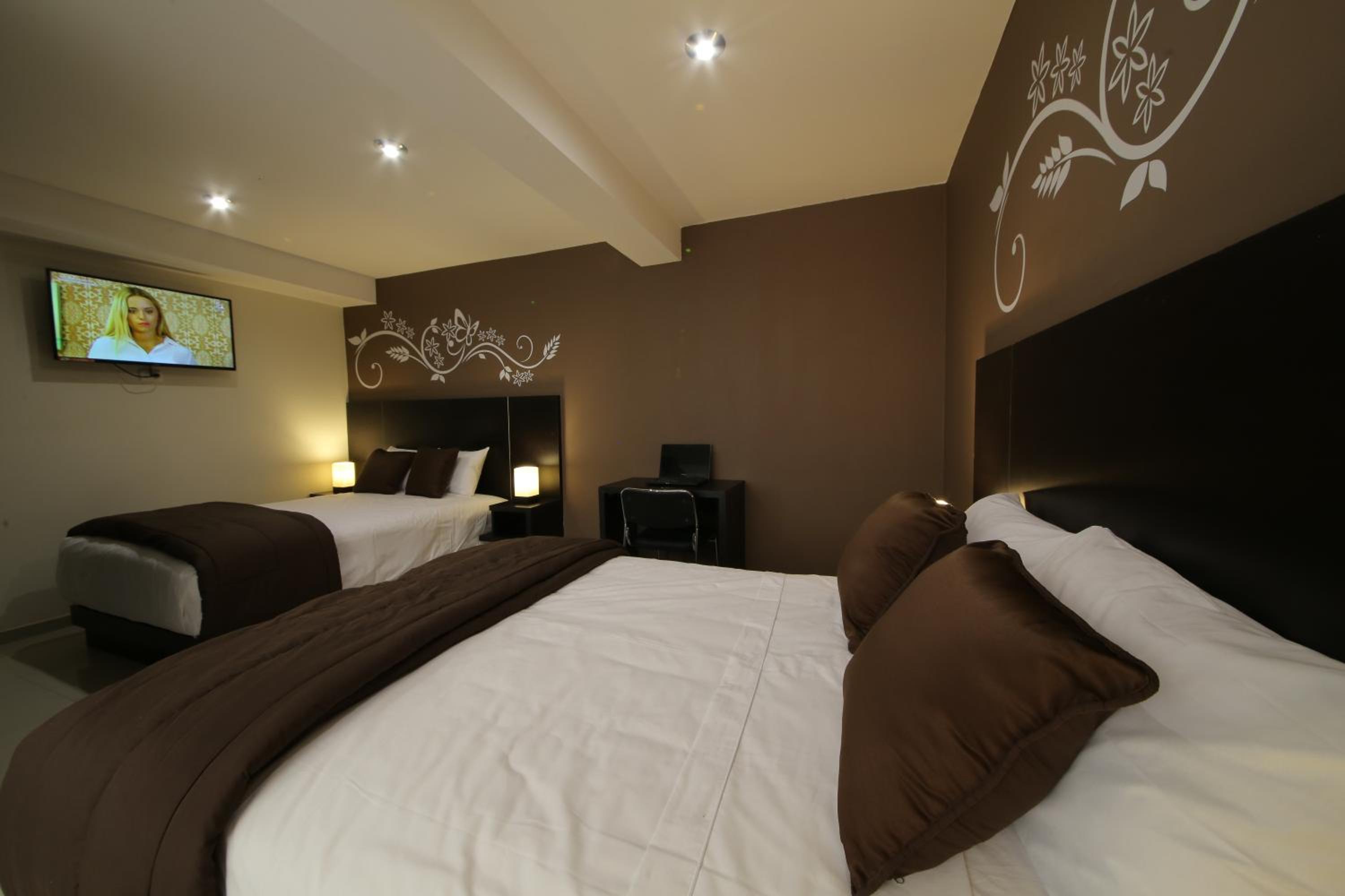 Deluxe Twin Room photo 2