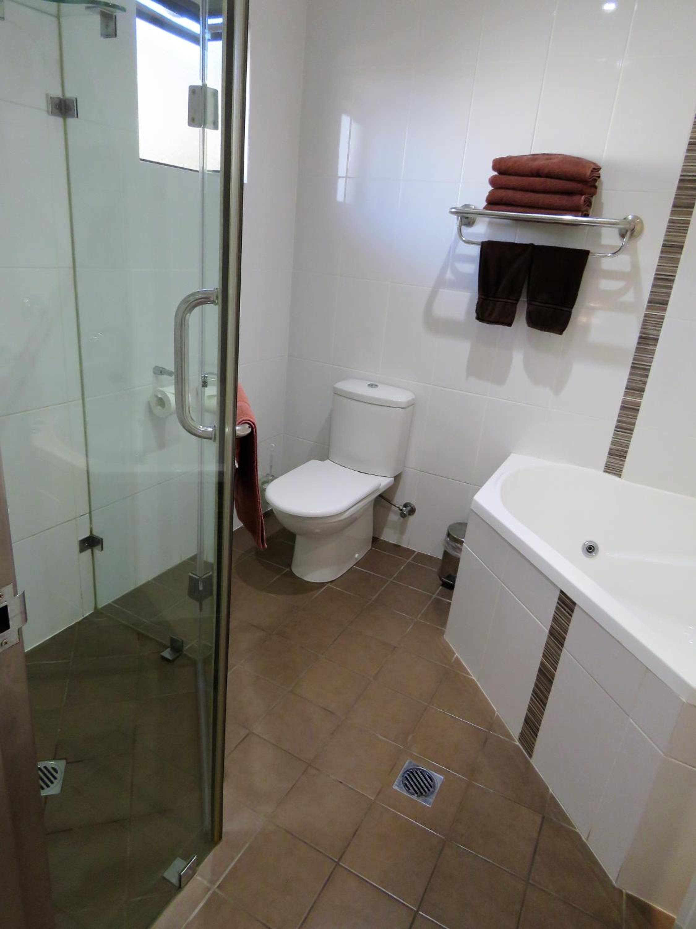 Twin Room with Spa Bath photo 2