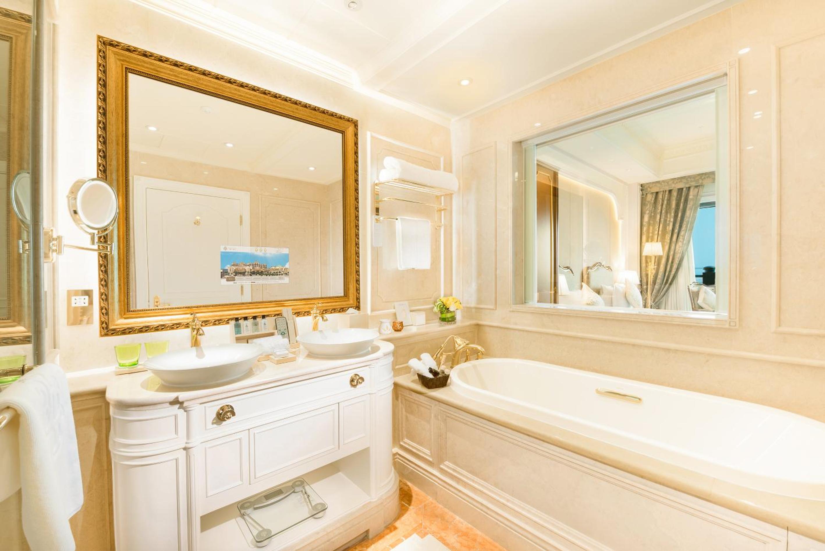 Superior Double or Twin Room - Photo 6