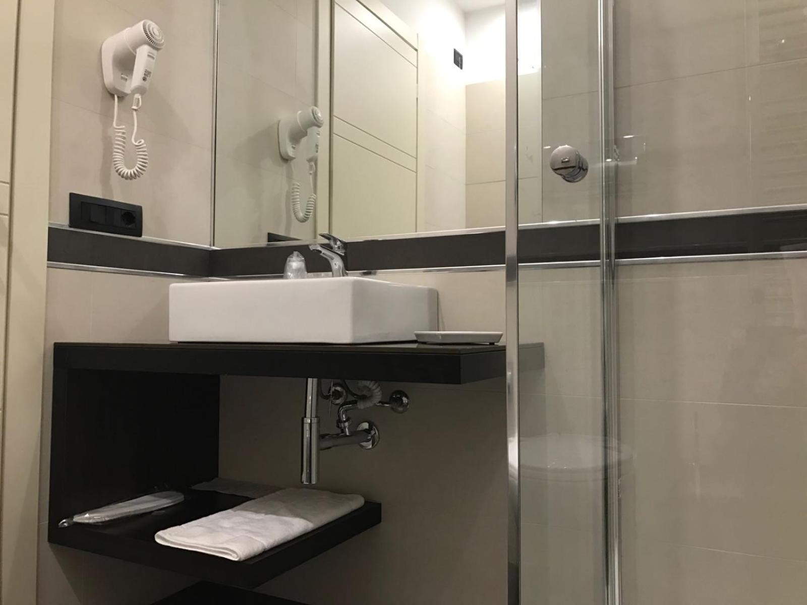 Standard Double or Twin Room with Balcony photo 2
