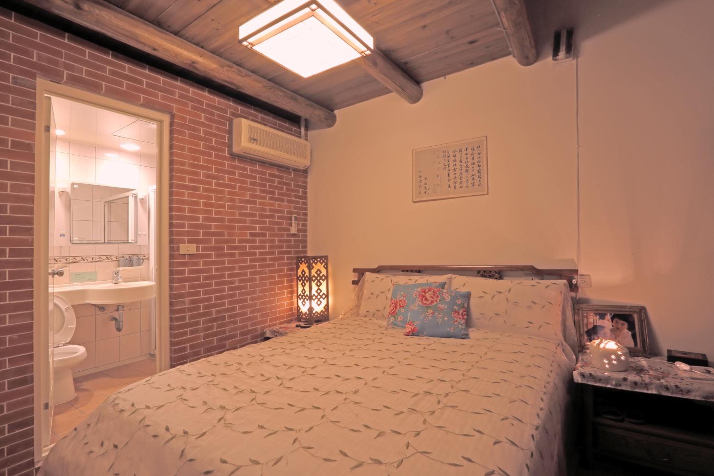 Small Double Room photo 1
