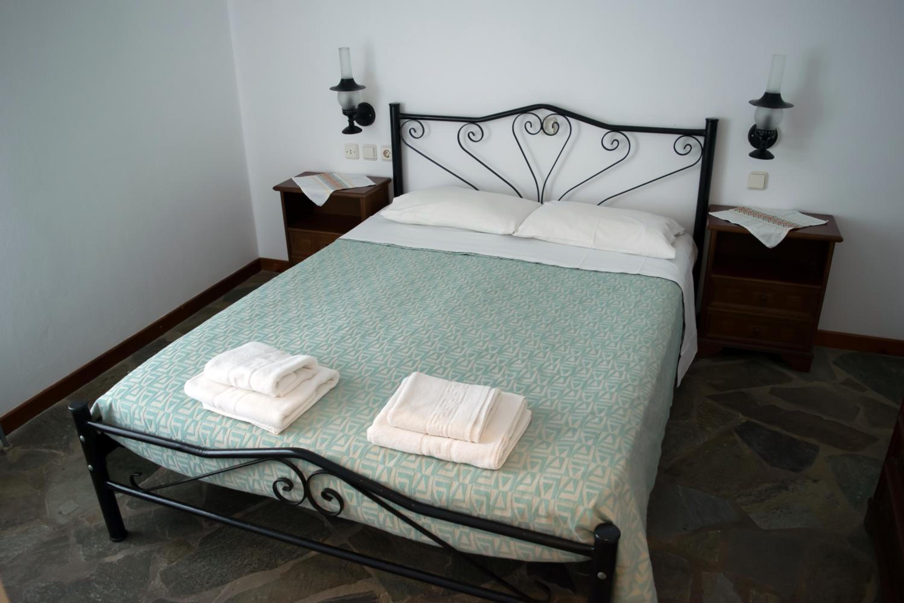 One-Bedroom Apartment with Side Sea View photo 1
